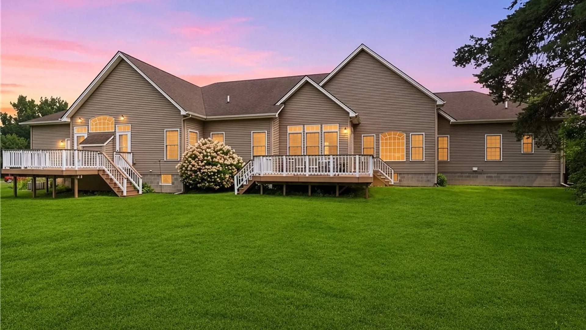 Property at 11 Ashland Oaks Circle, Ogden, NY 14559 4