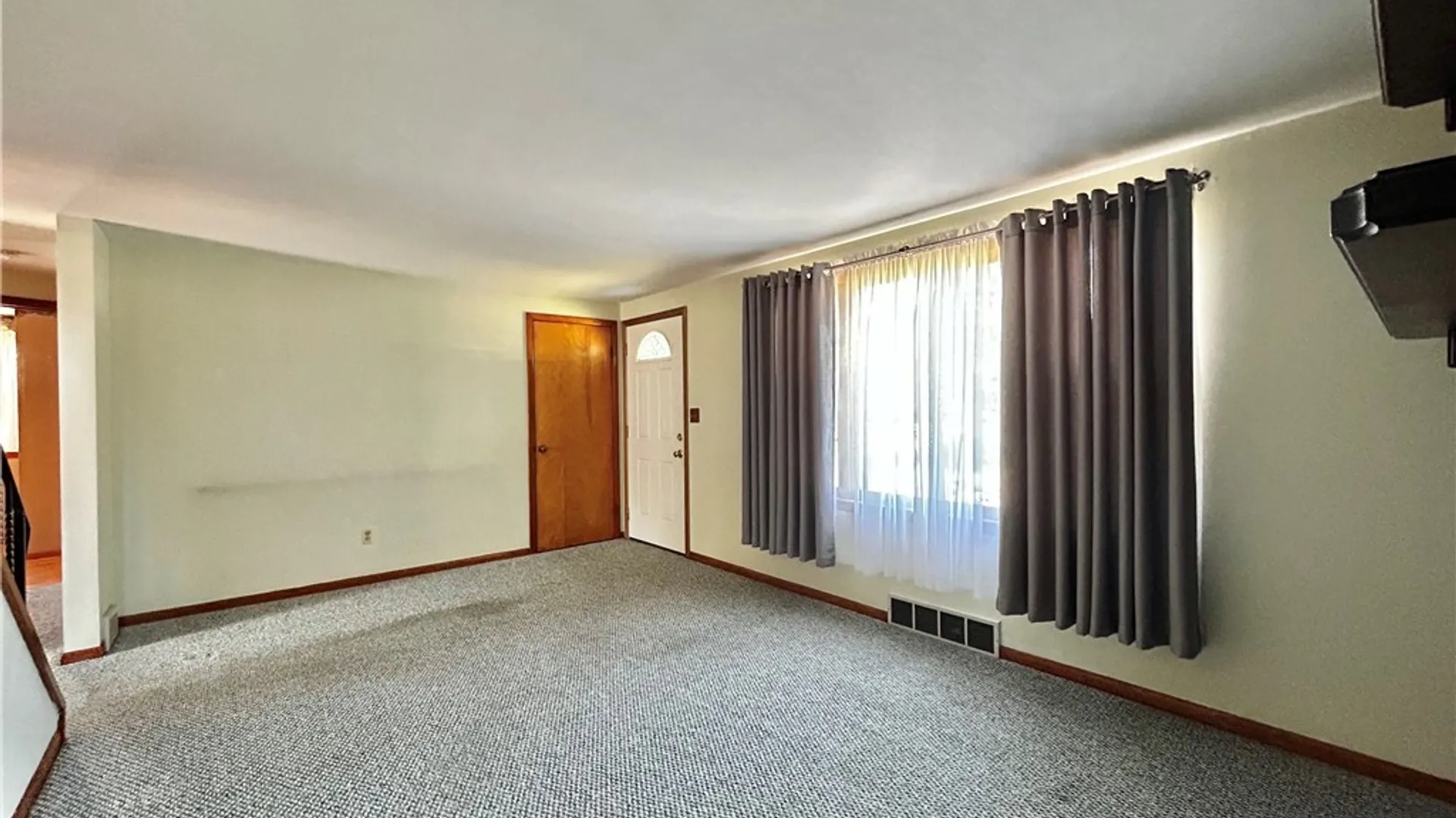 Property at 68 Lyndale Court, West Seneca, NY 14224 7