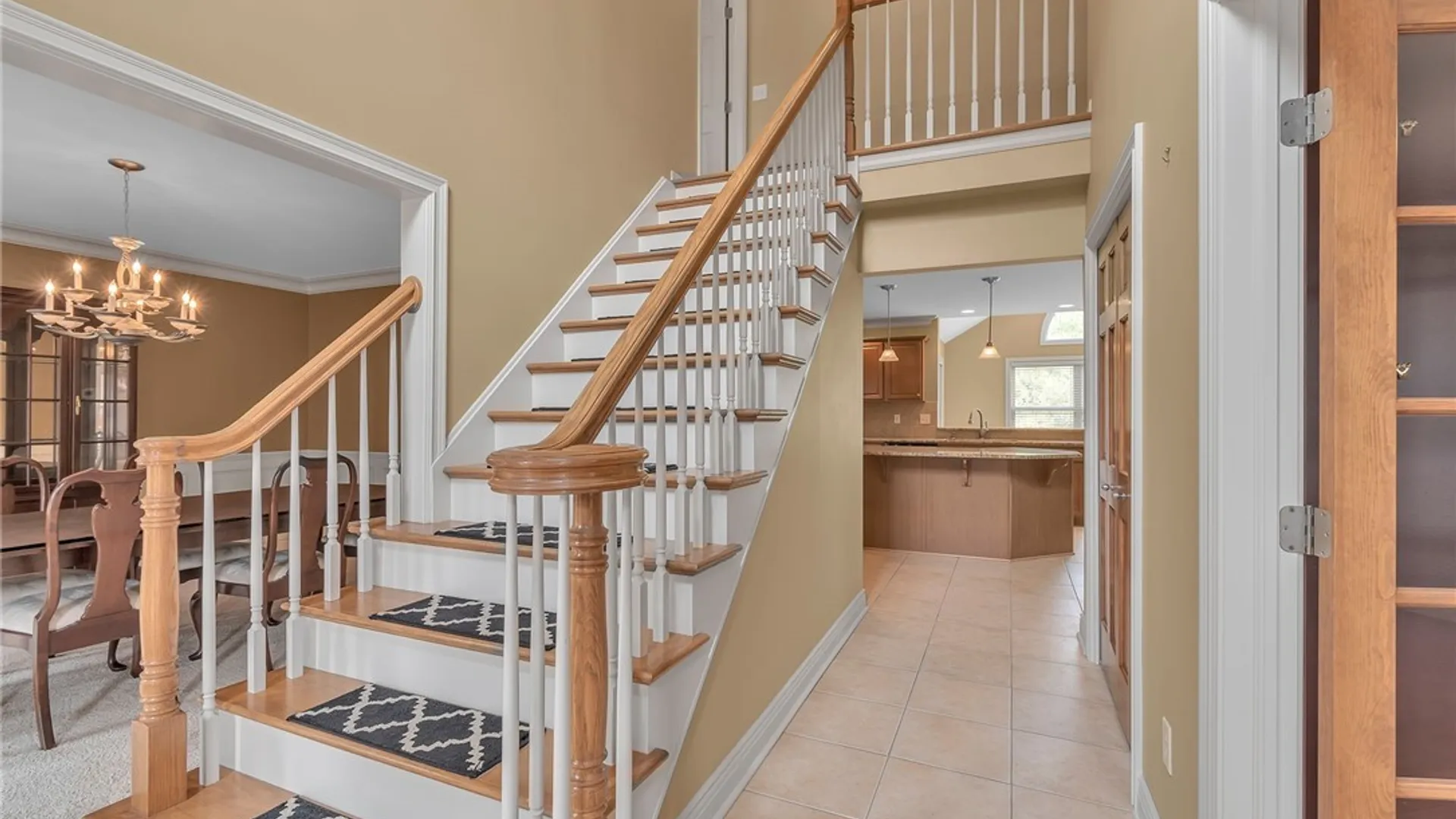 Property at 9668 Carmelo Court, Clarence, NY 14032 5
