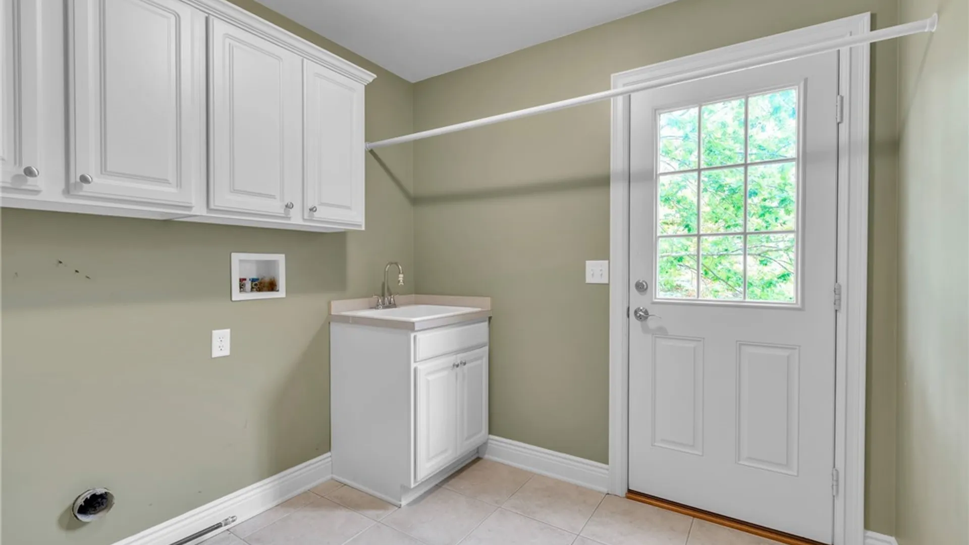 Property at 9668 Carmelo Court, Clarence, NY 14032 11