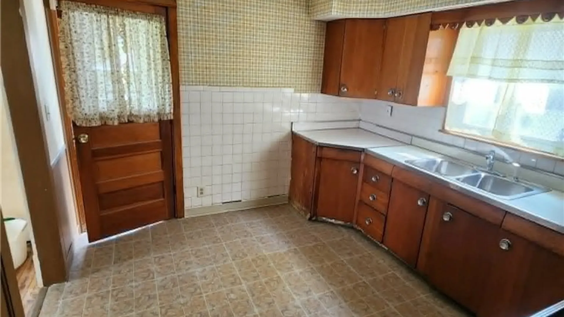 Property at 176 Highland Avenue, Salamanca, NY 14779 5