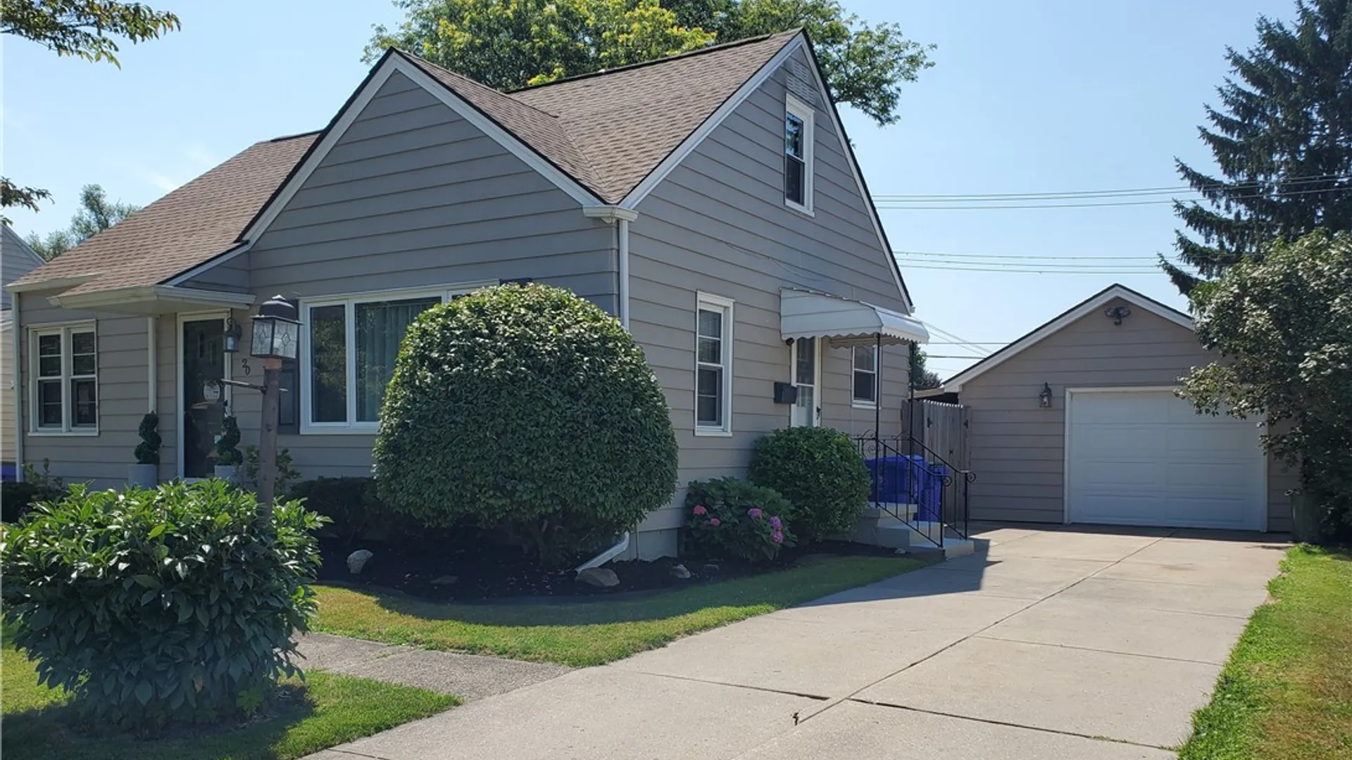 Property at 20 Emerald Drive, West Seneca, NY 14224 4