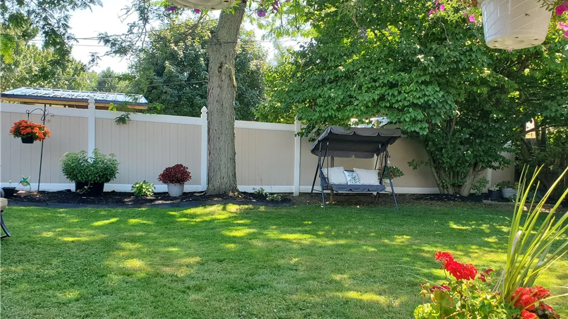 Property at 20 Emerald Drive, West Seneca, NY 14224 9