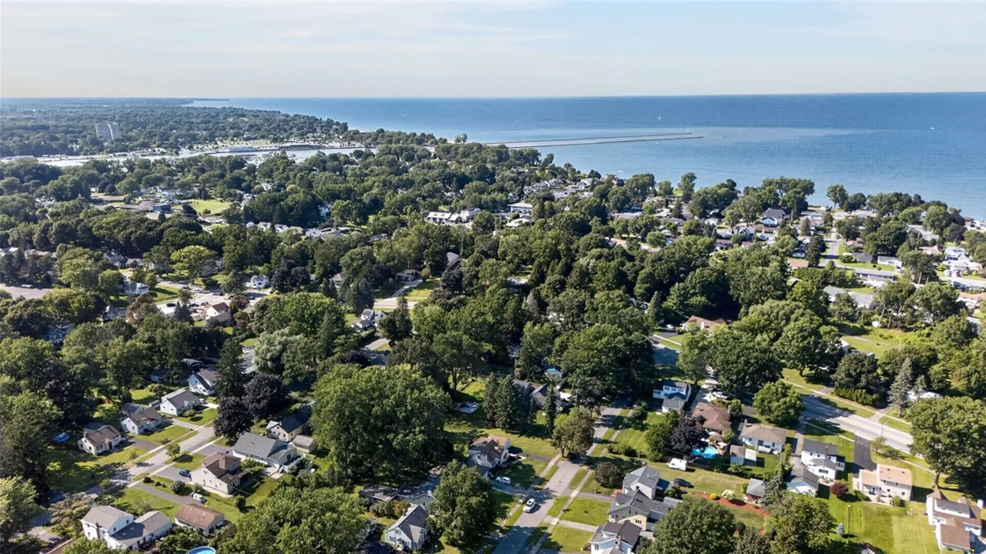 Property at 187 Frontenac Hts, Irondequoit, NY 14001 44