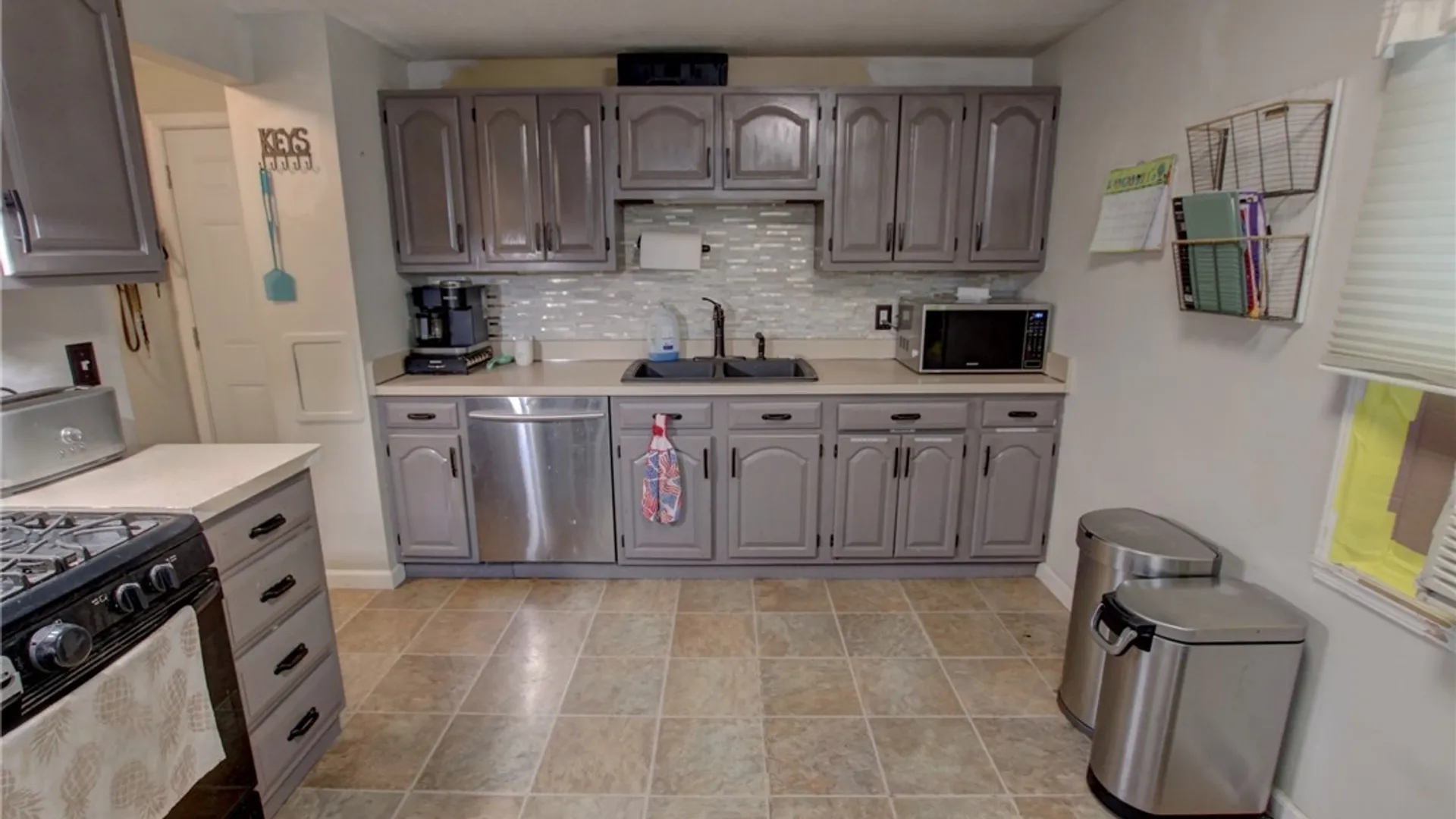 Property at 115 Theresa Court, West Seneca, NY 14224 15