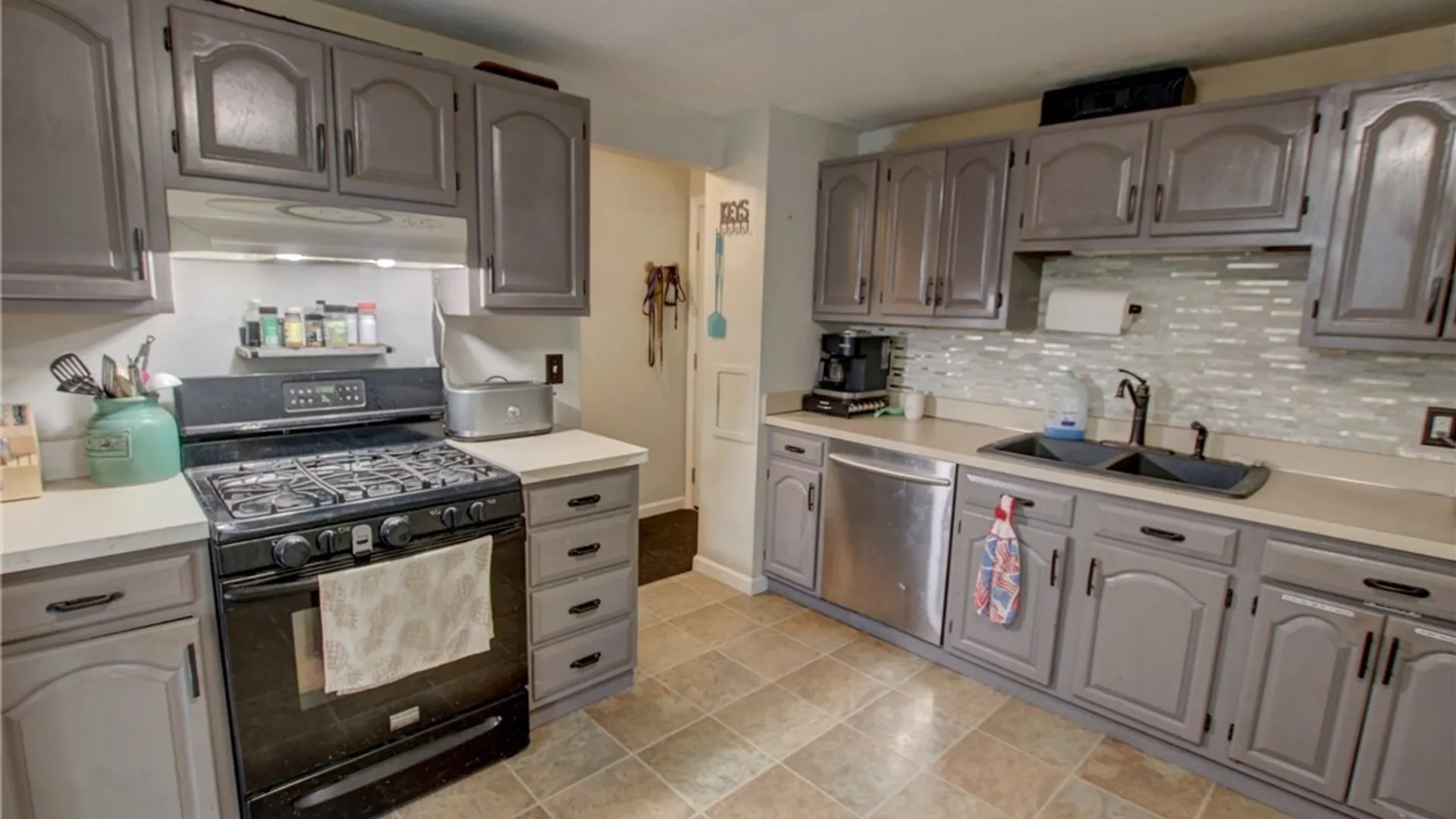 Property at 115 Theresa Court, West Seneca, NY 14224 17