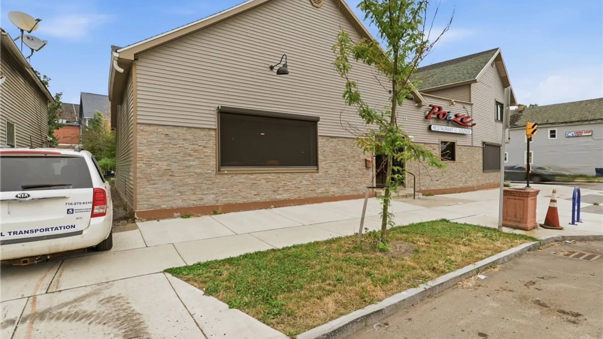 Property at 2081 Niagara Street, Buffalo, NY 14207 4