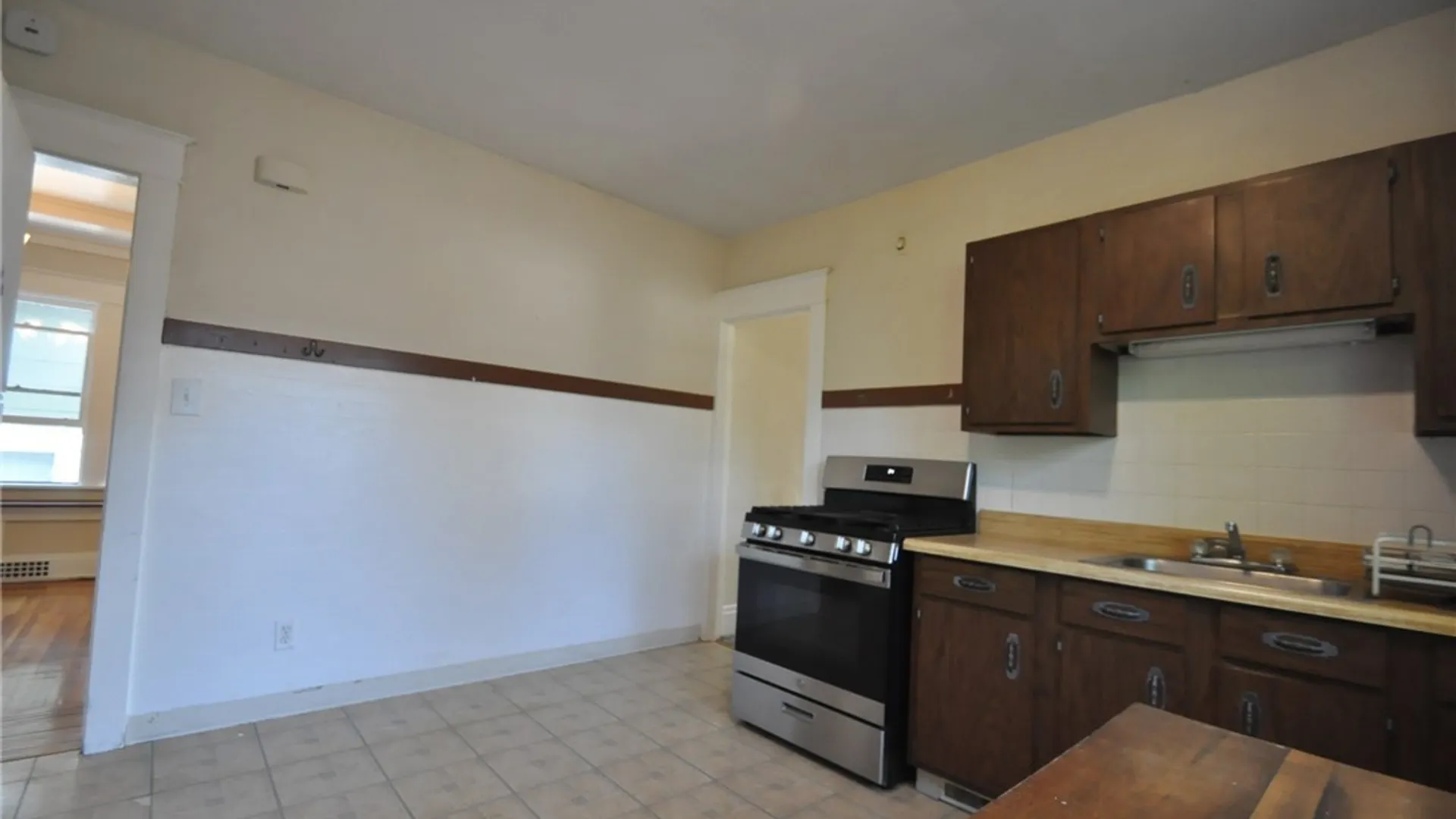 Property at 9 Wellington Road, Buffalo, NY 14216 11