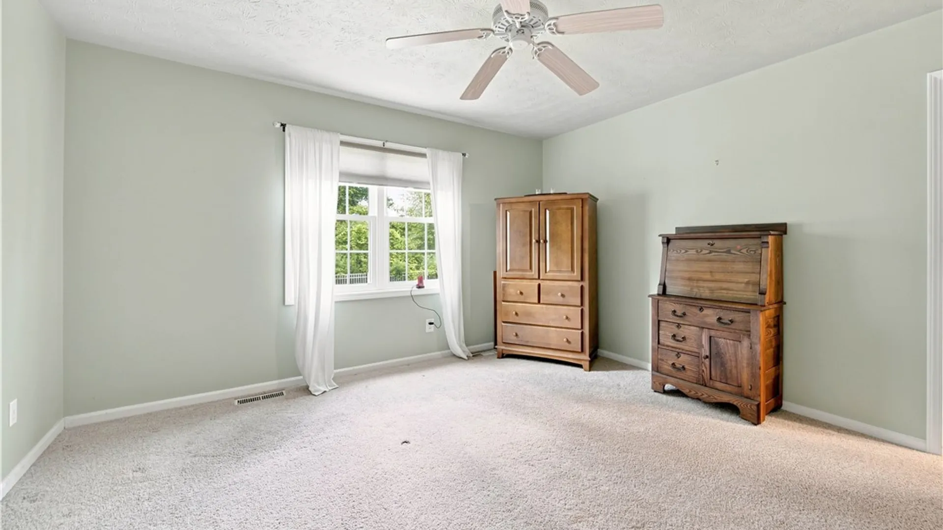 Property at 65 Creston Court, Greece, NY 14612 10