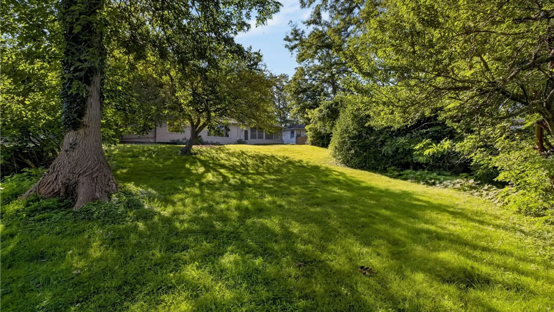 Property at 275 Clover St, Brighton, NY 14610 25