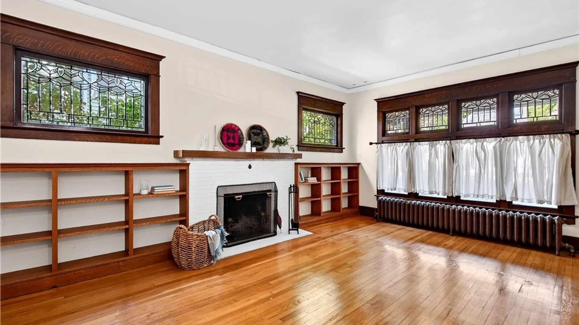 Property at 155 Crescent Avenue, Buffalo, NY 14214 9