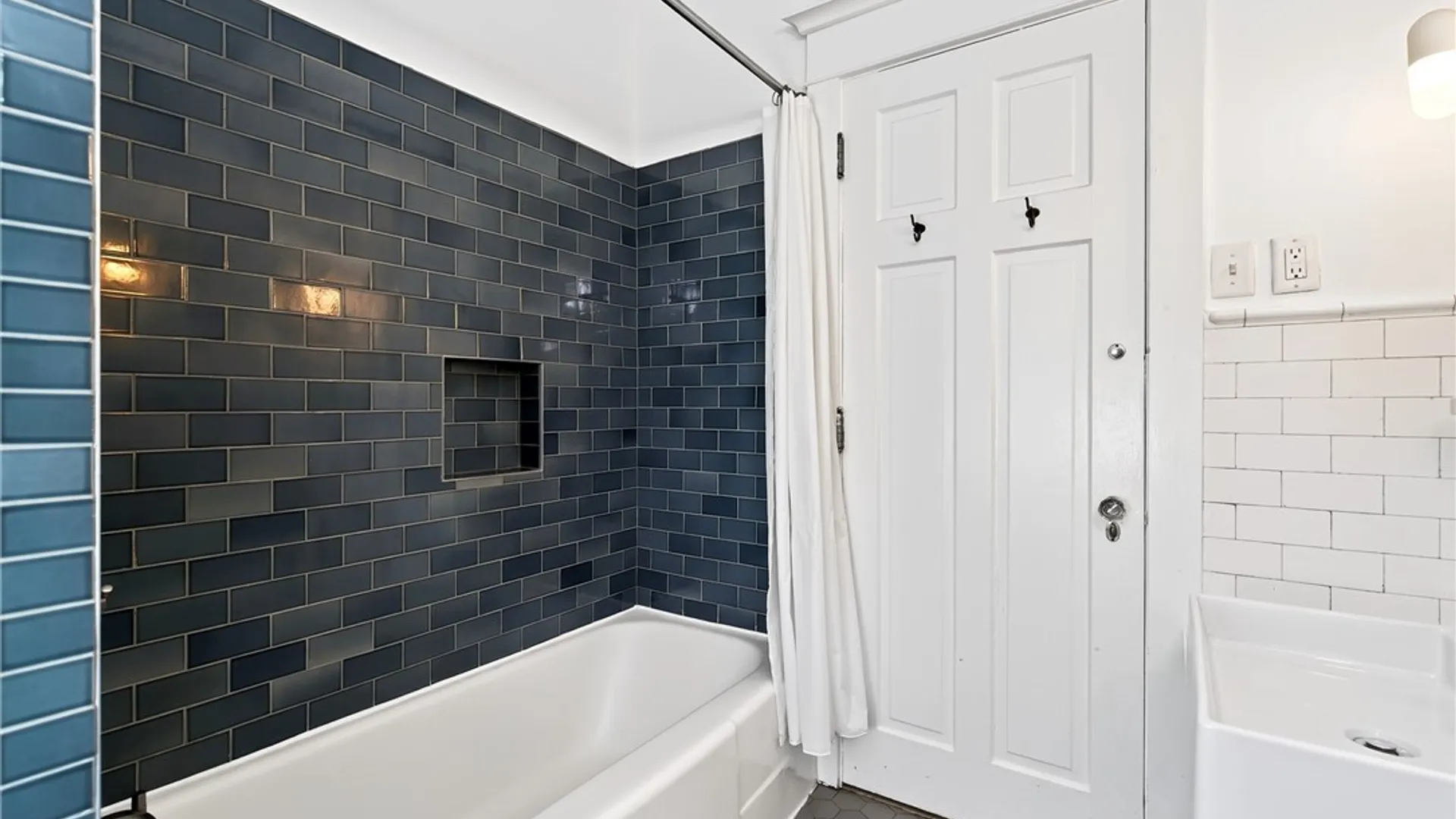 Property at 155 Crescent Avenue, Buffalo, NY 14214 17