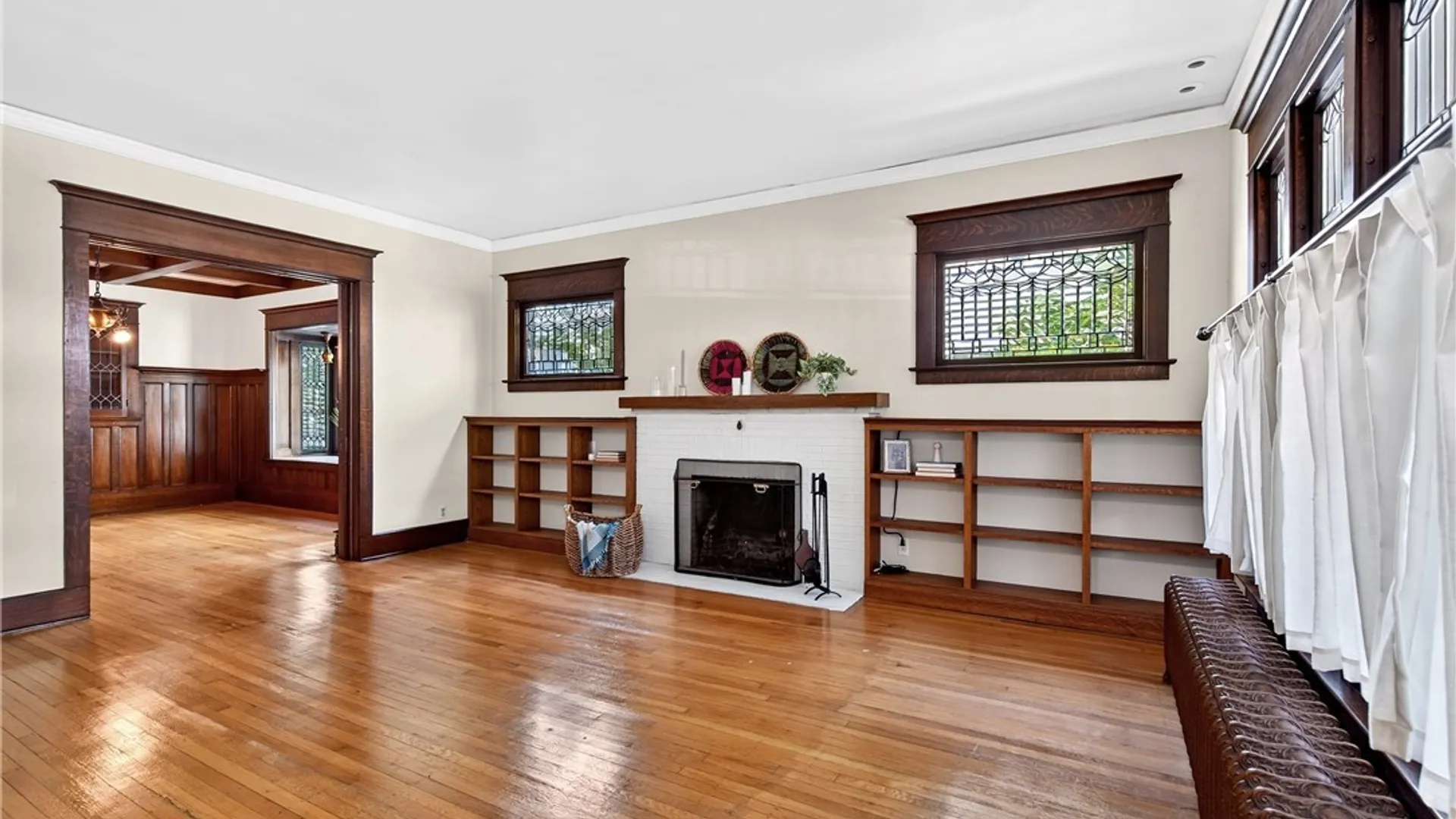Property at 155 Crescent Avenue, Buffalo, NY 14214 10