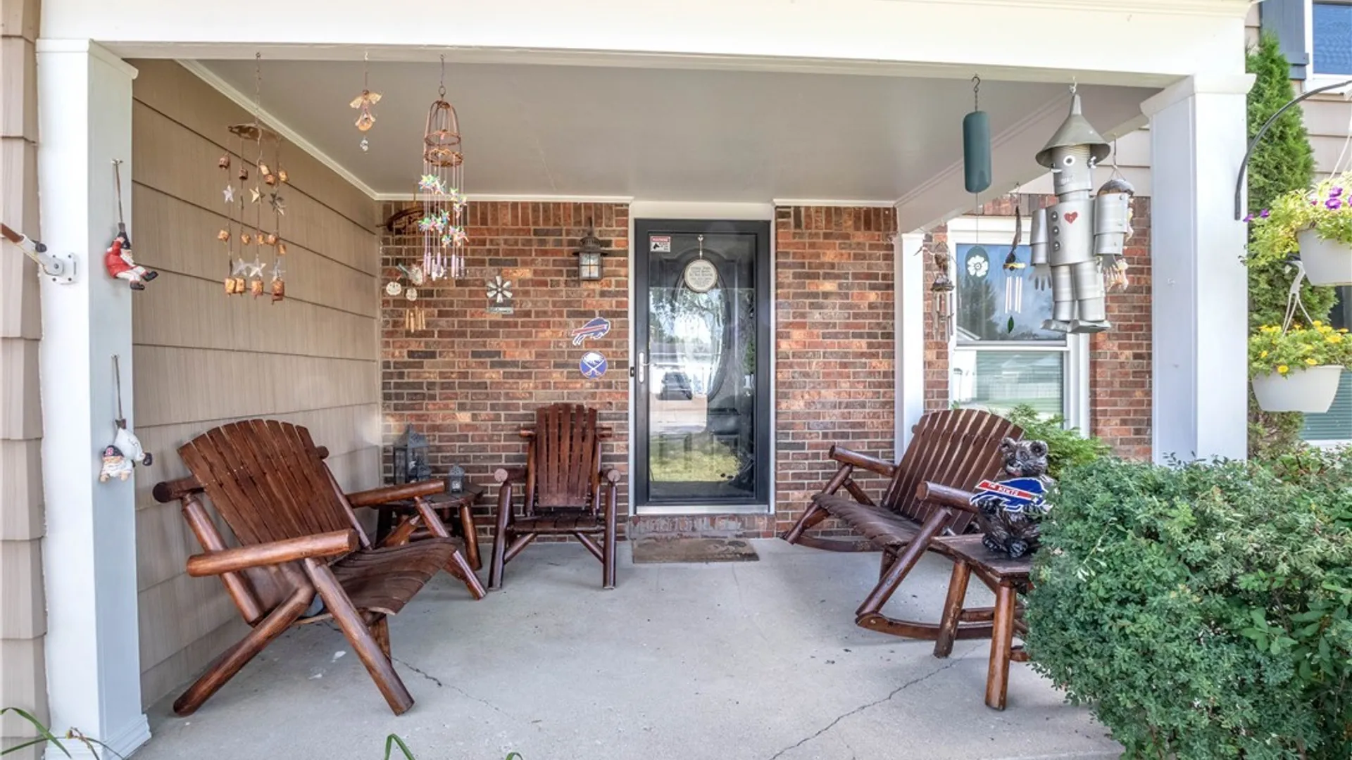 Property at 23 Villa Maria Rd, West Seneca, NY 14224 4