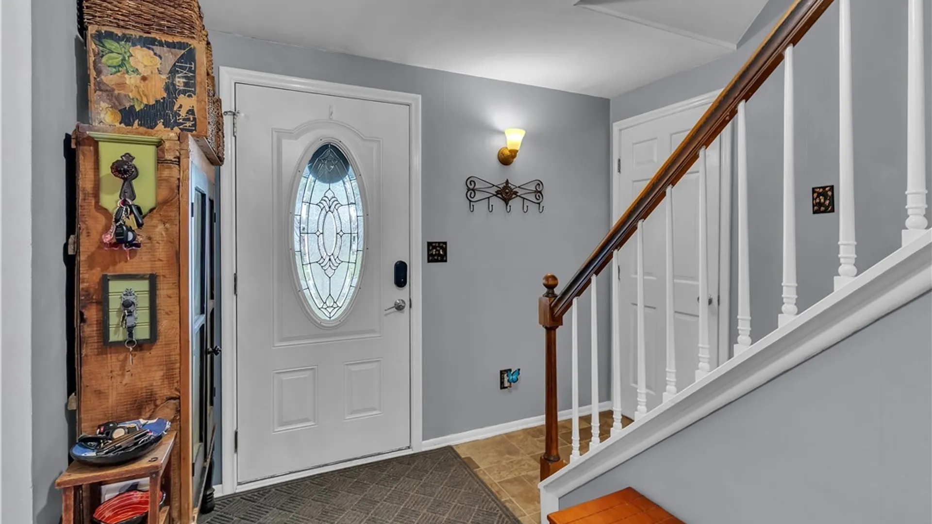 Property at 23 Villa Maria Rd, West Seneca, NY 14224 6