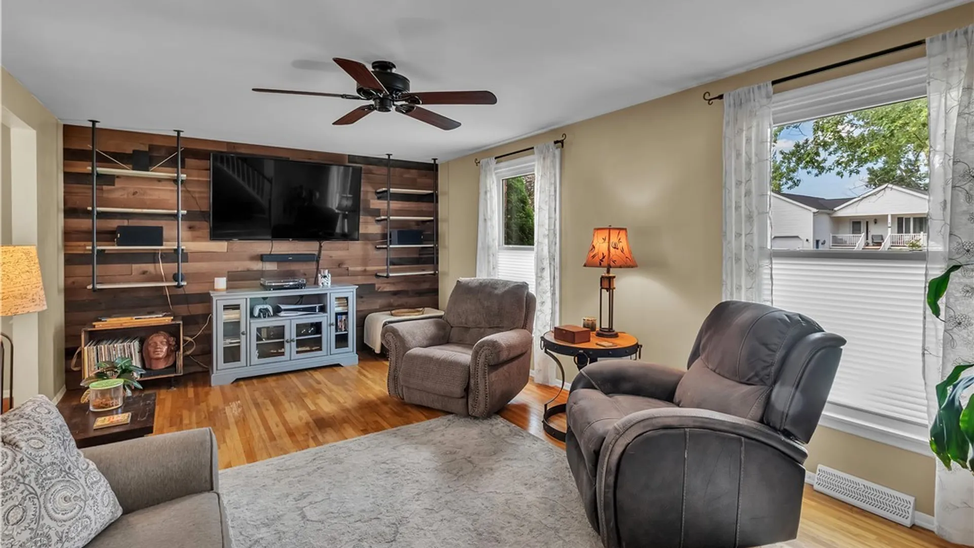 Property at 23 Villa Maria Rd, West Seneca, NY 14224 8