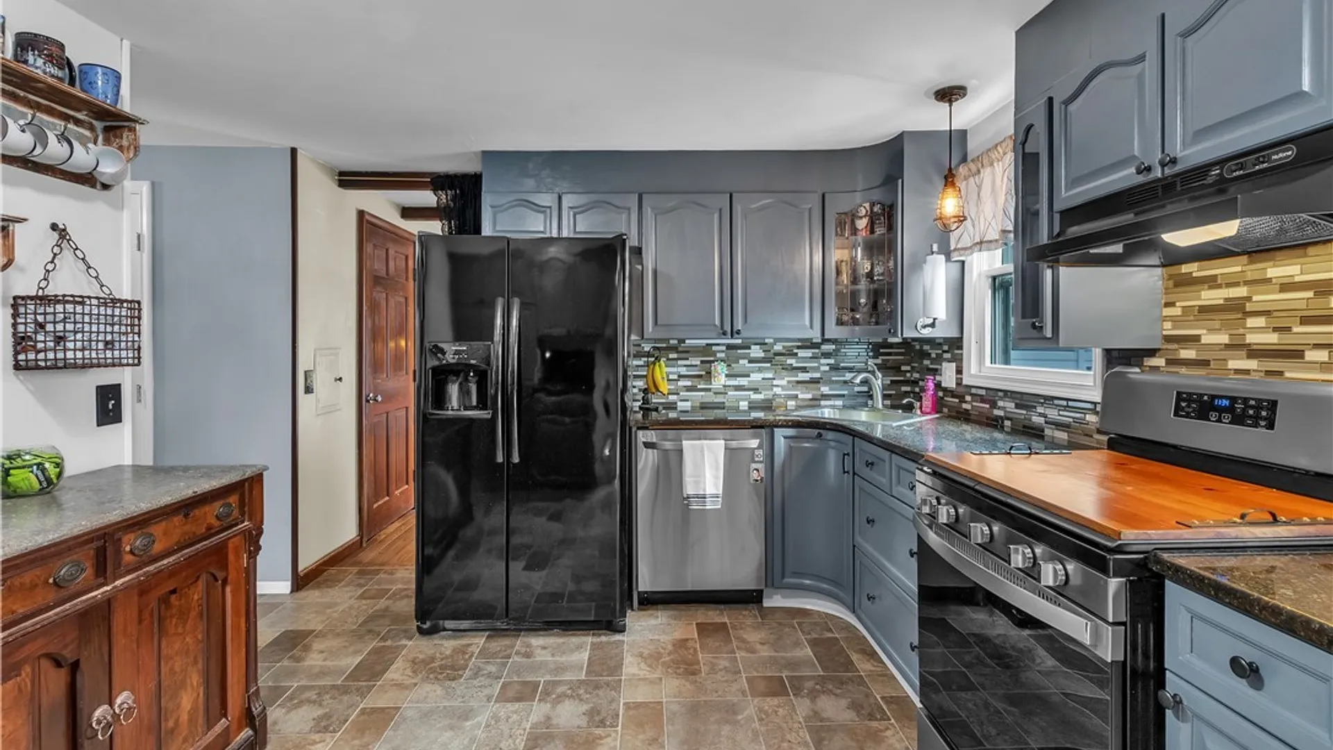 Property at 23 Villa Maria Rd, West Seneca, NY 14224 14