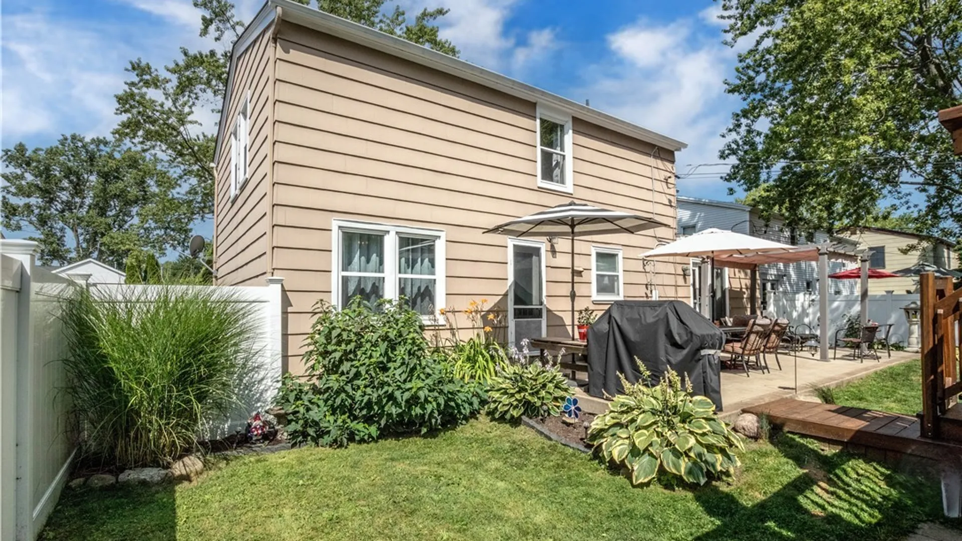 Property at 23 Villa Maria Rd, West Seneca, NY 14224 42