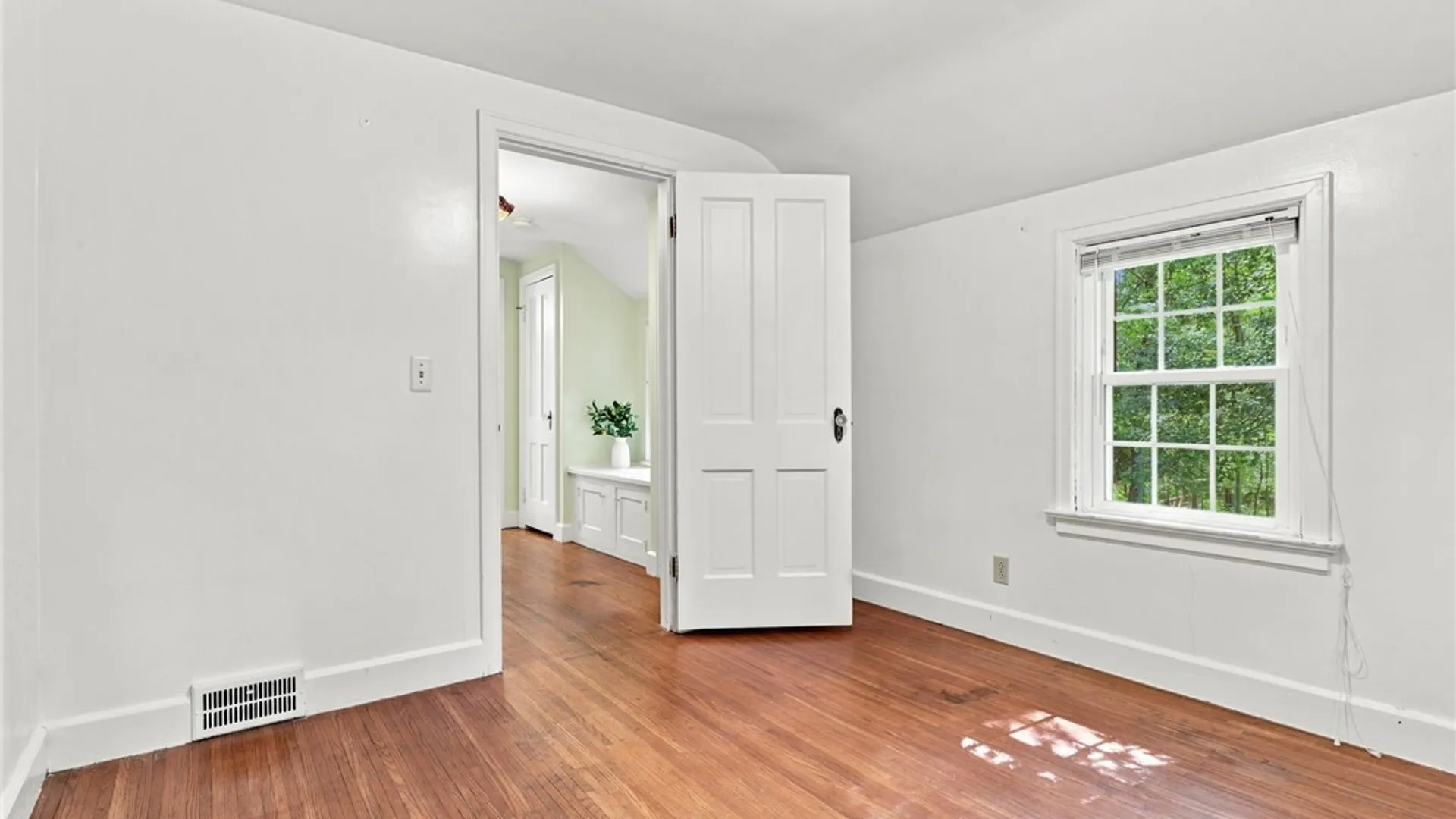 Property at 206 Bastian Road, Brighton, NY 14623 28