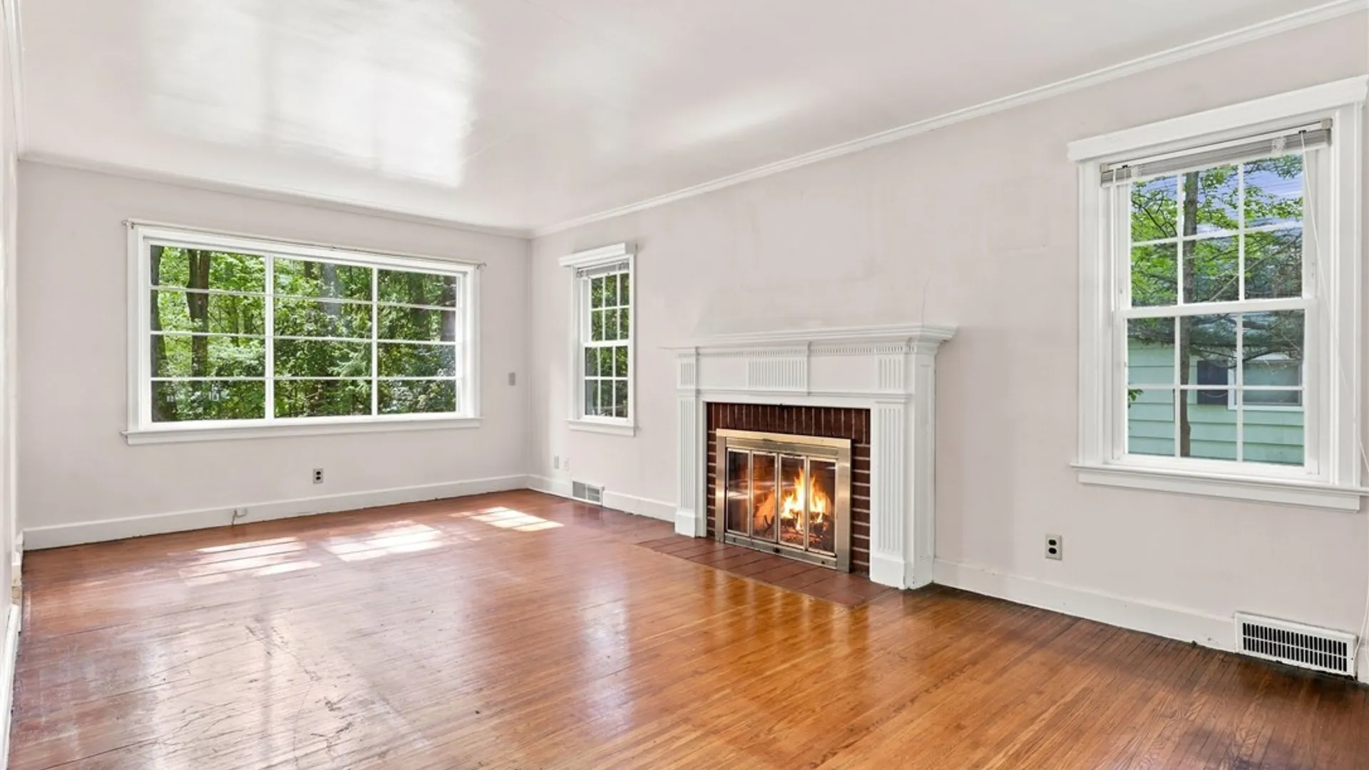 Property at 206 Bastian Road, Brighton, NY 14623 10