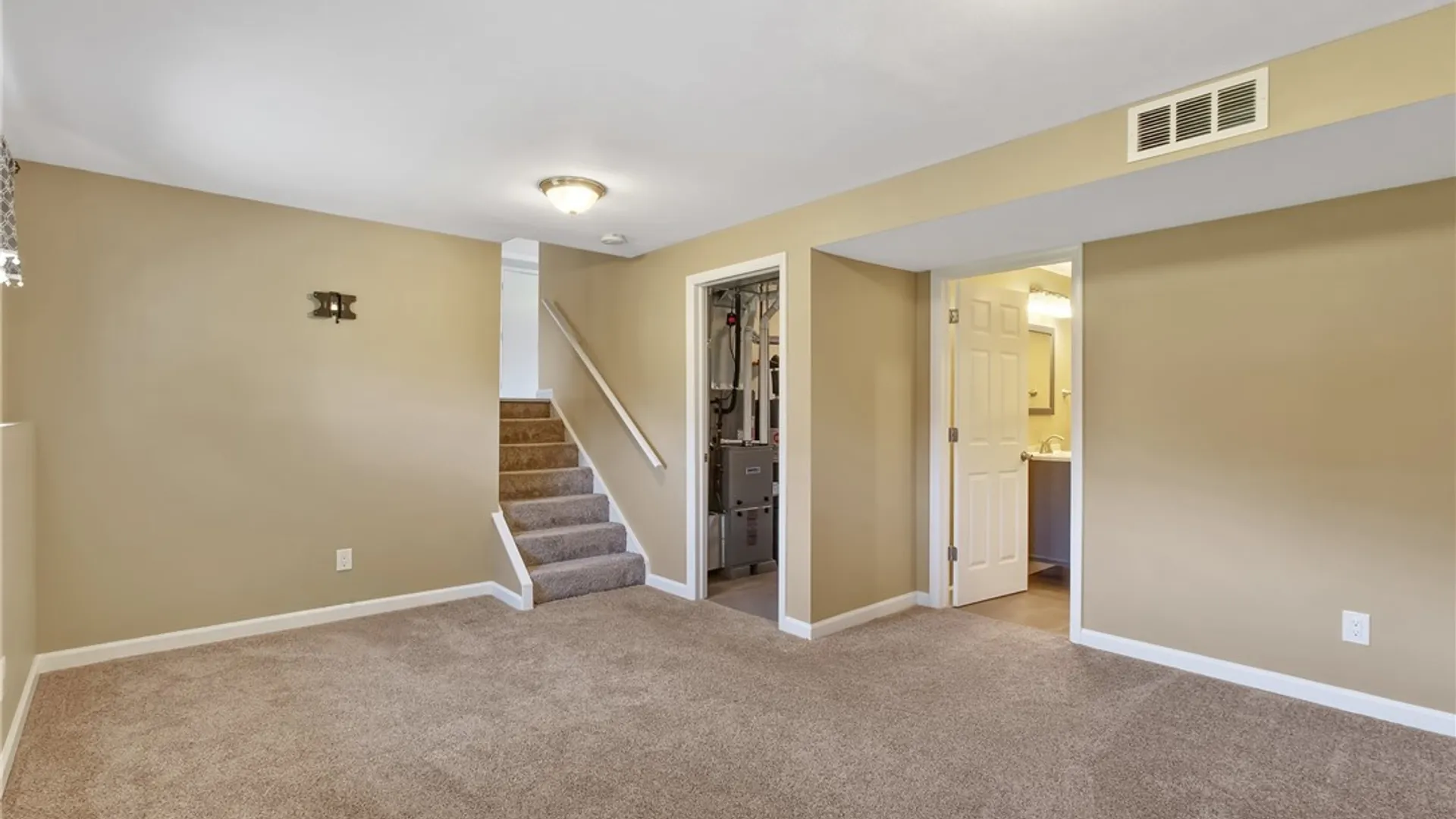 Property at 8307 Spicebush, Clay, NY 13090 24