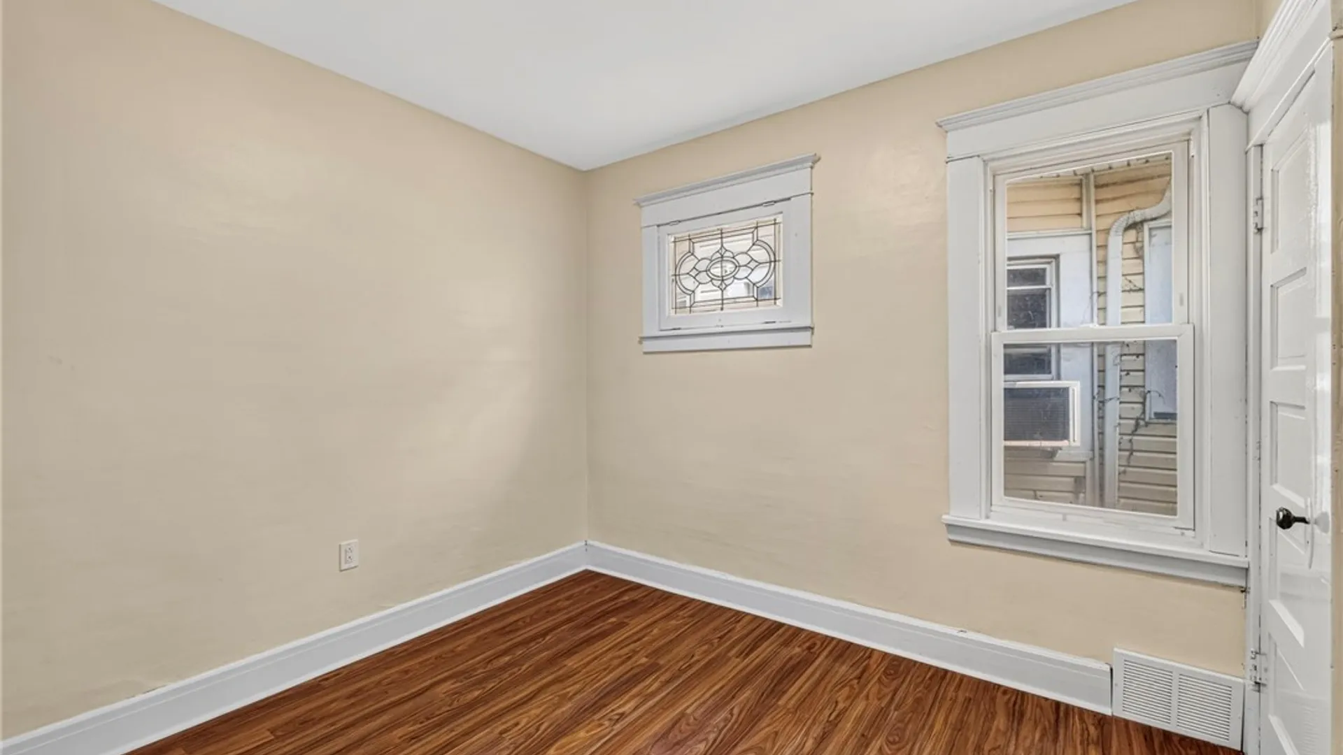 Property at 185 Wakefield Avenue, Buffalo, NY 14214 31