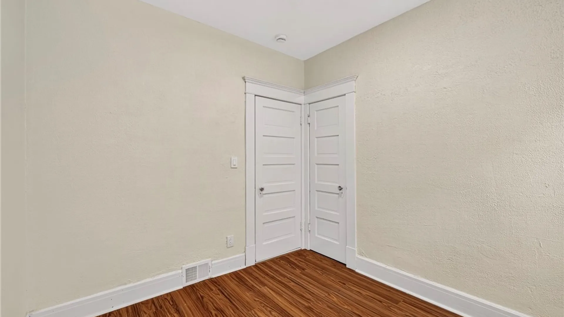 Property at 185 Wakefield Avenue, Buffalo, NY 14214 34