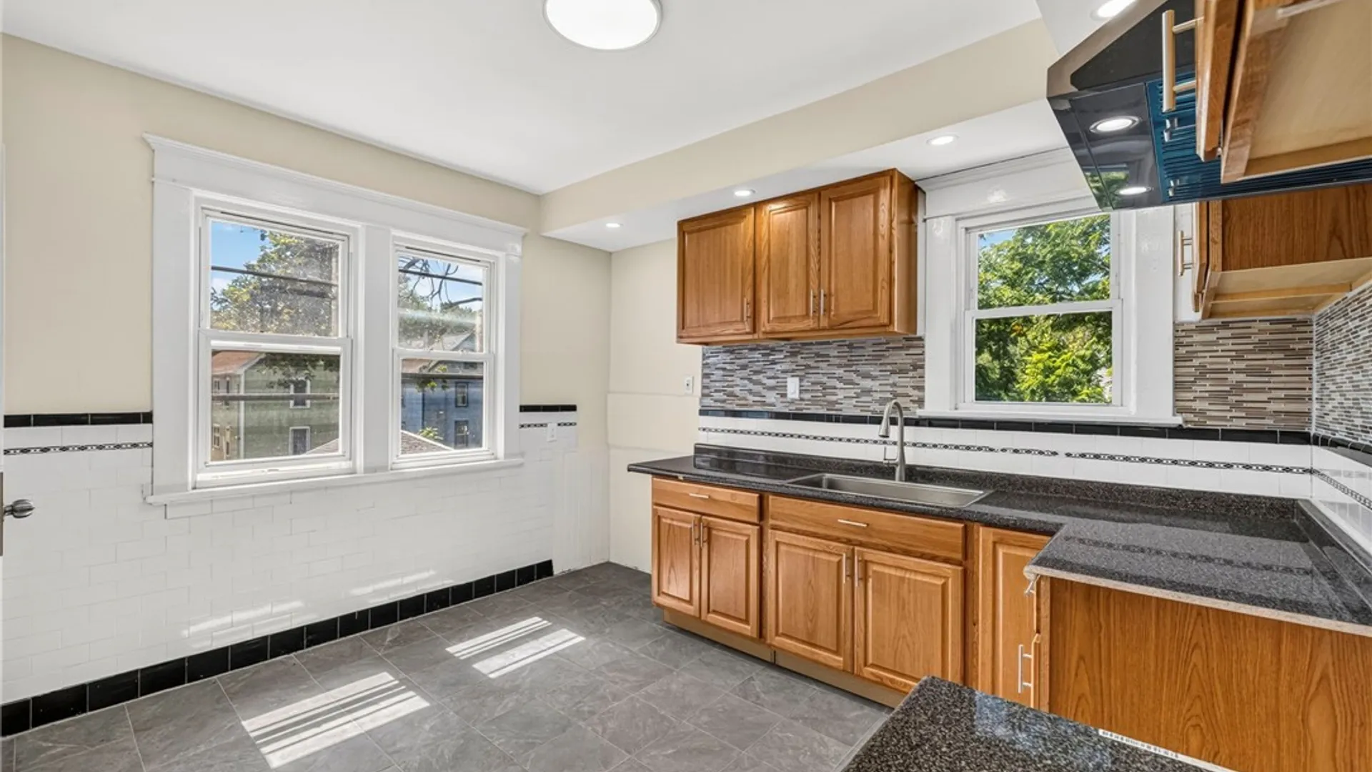 Property at 185 Wakefield Avenue, Buffalo, NY 14214 35