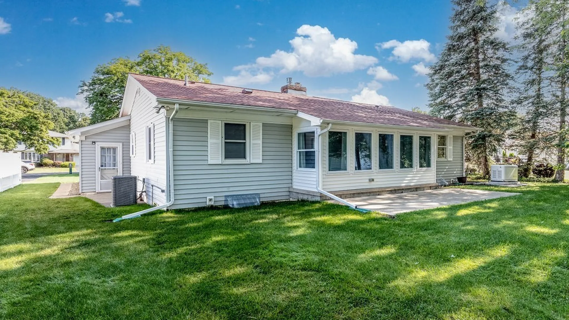 Property at 855 Oxbow Lane, Lewiston, NY 14092 5