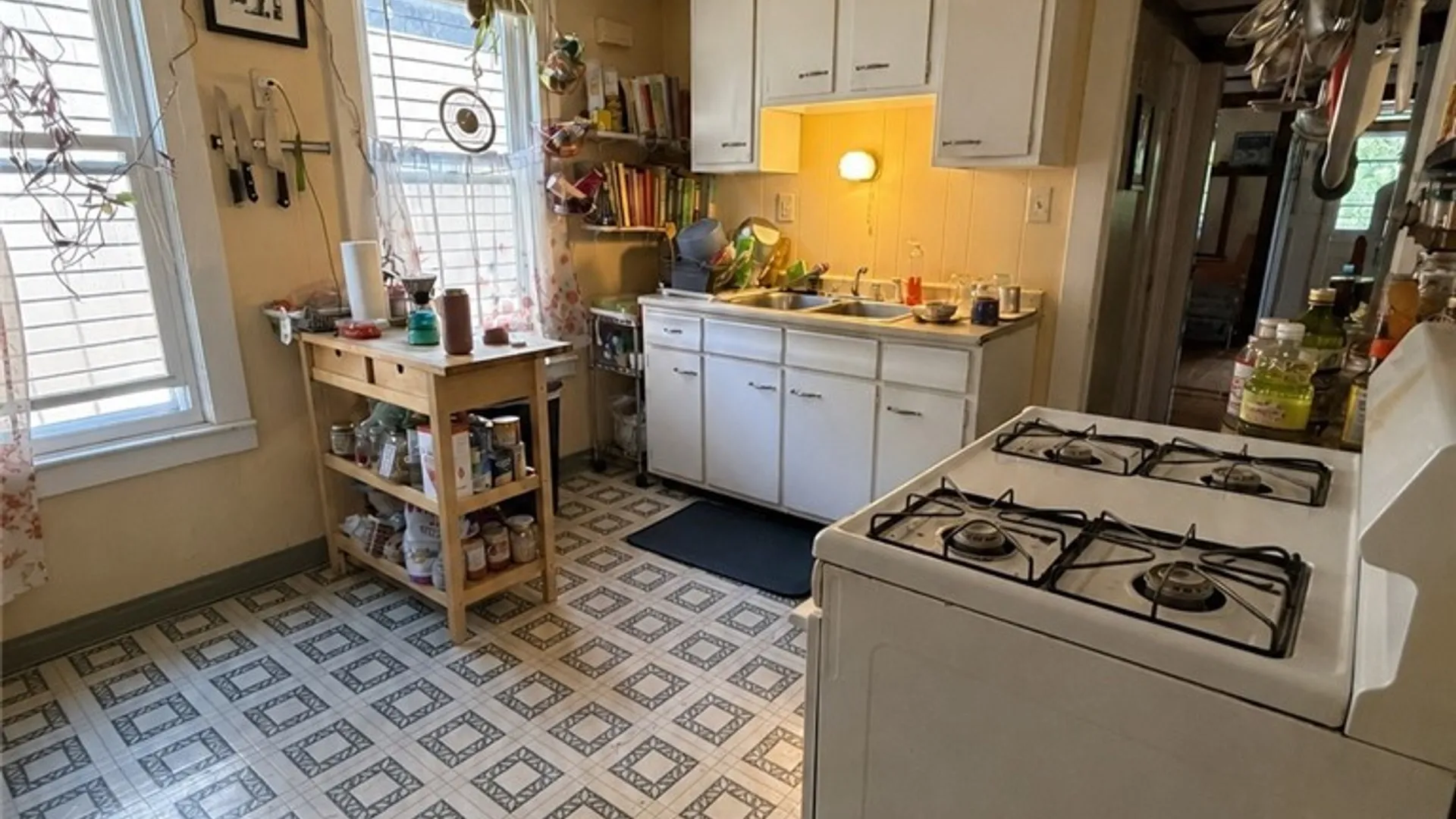 Property at 467 W Delavan Avenue, Buffalo, NY 14213 11
