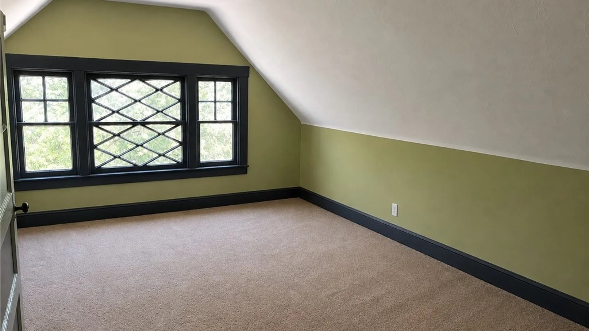 Property at 467 W Delavan Avenue, Buffalo, NY 14213 26