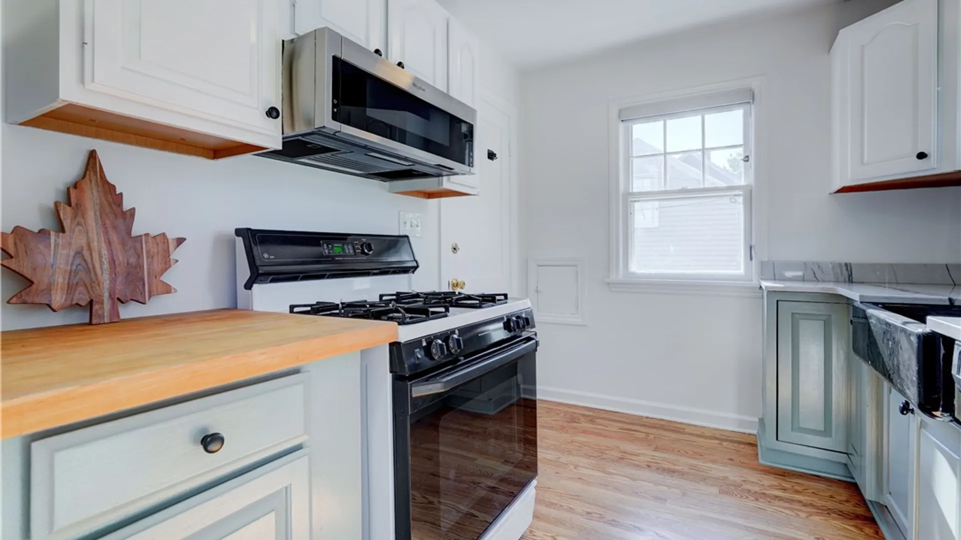 Property at 15 Maple Street, Pittsford, NY 14534 6