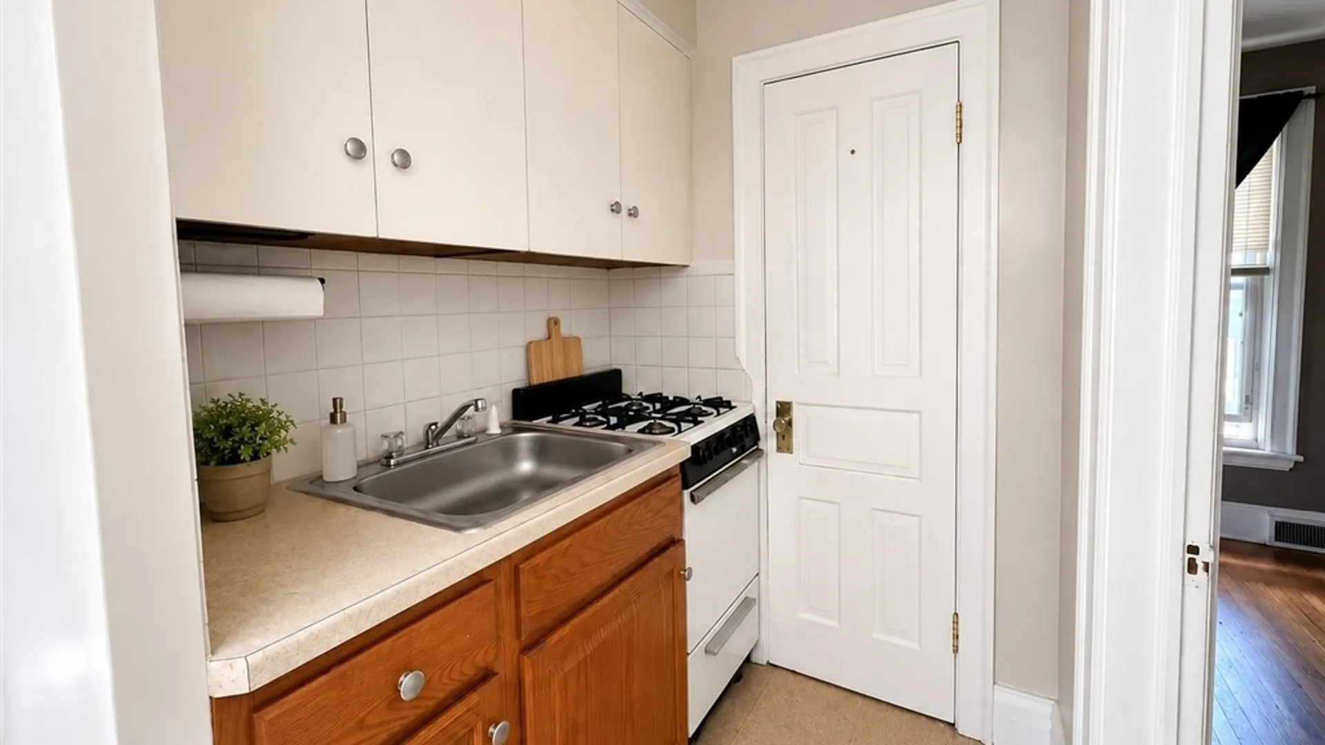 Property at 390 W Delavan Avenue, Buffalo, NY 14213 6