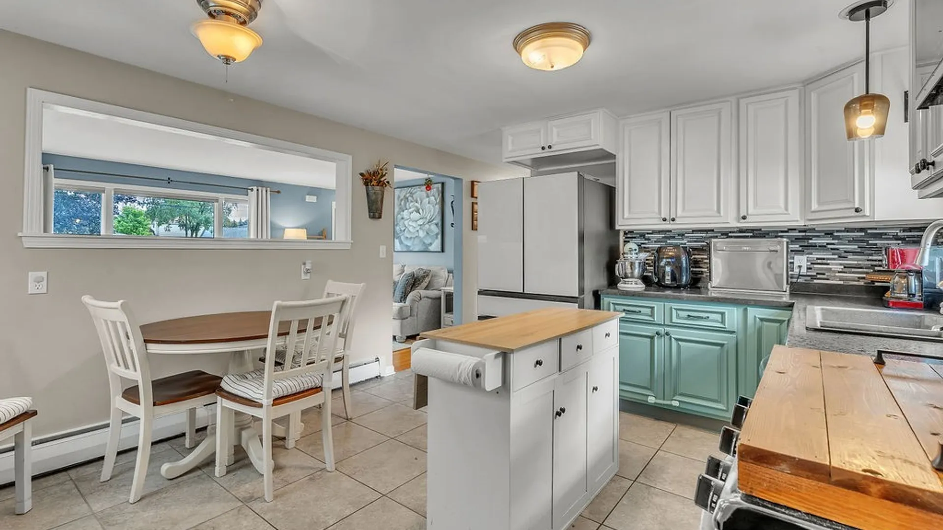 Property at 60 Park Avenue, Cheektowaga, NY 14043 4