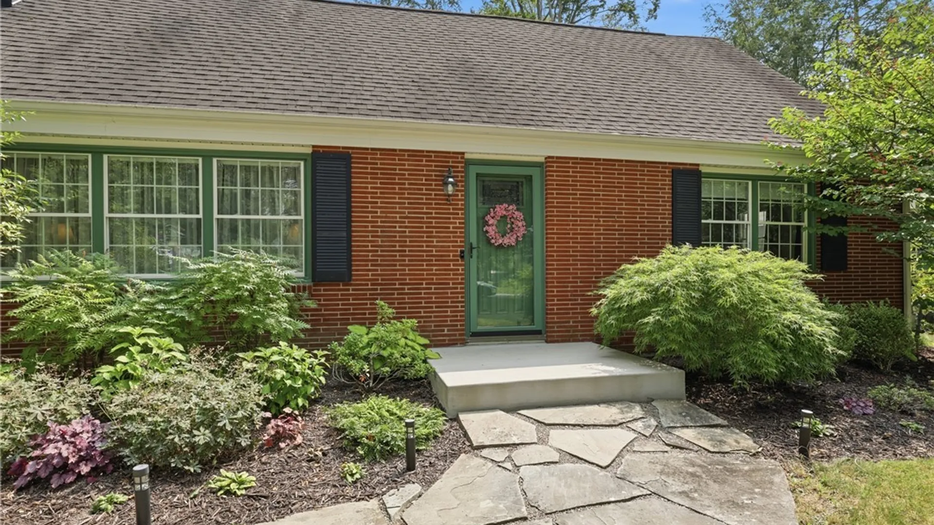 Property at 77 South Lane, Orchard Park, NY 14127 3