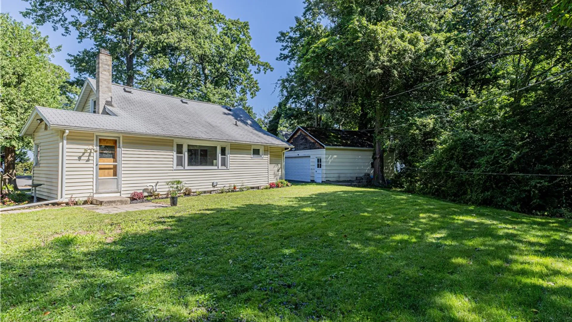 Property at 10 Scenic View Drive, Irondequoit, NY 14622 19