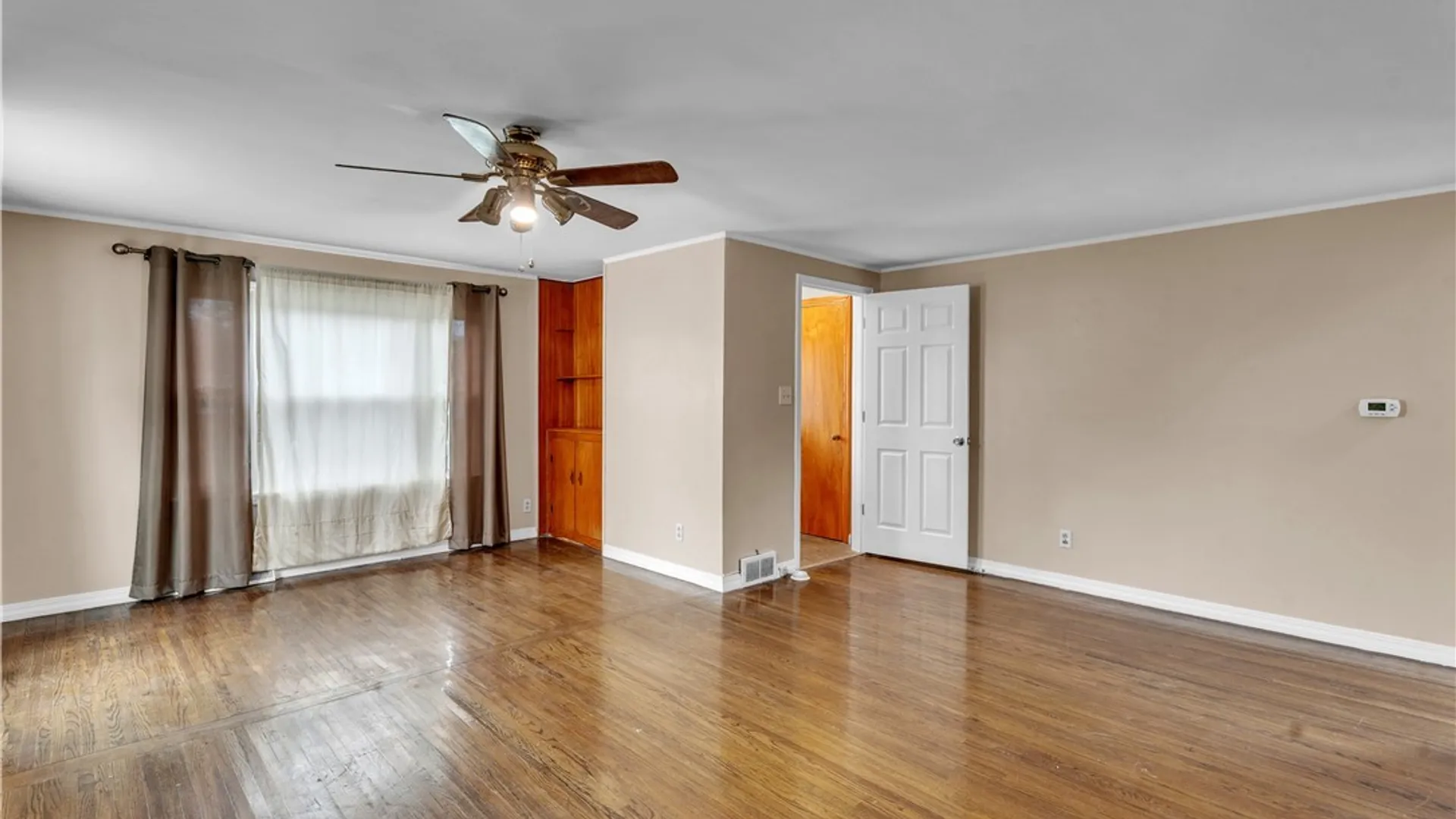 Property at 124 Park Edge Dr, Cheektowaga, NY 14225 16