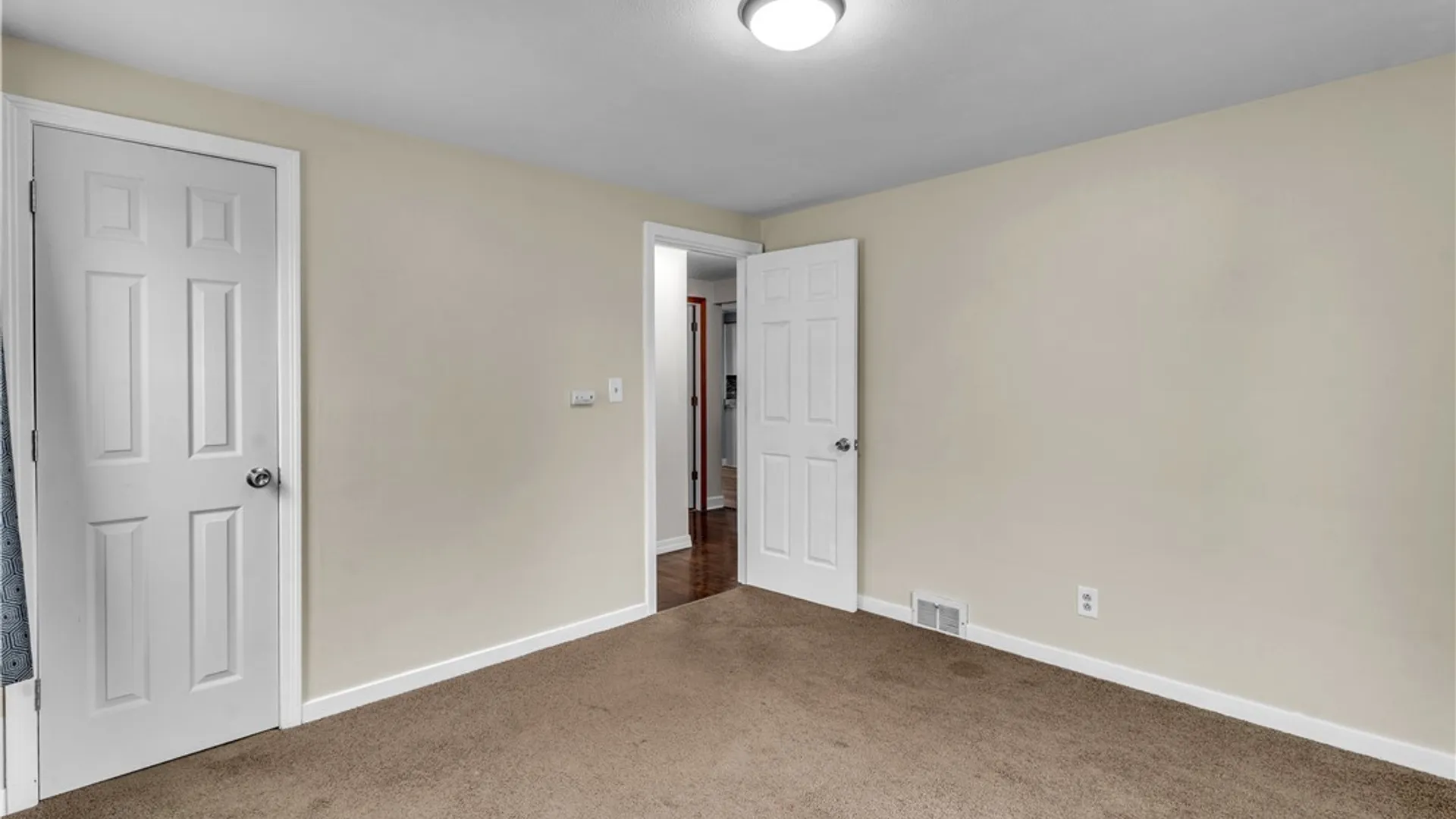 Property at 124 Park Edge Dr, Cheektowaga, NY 14225 32