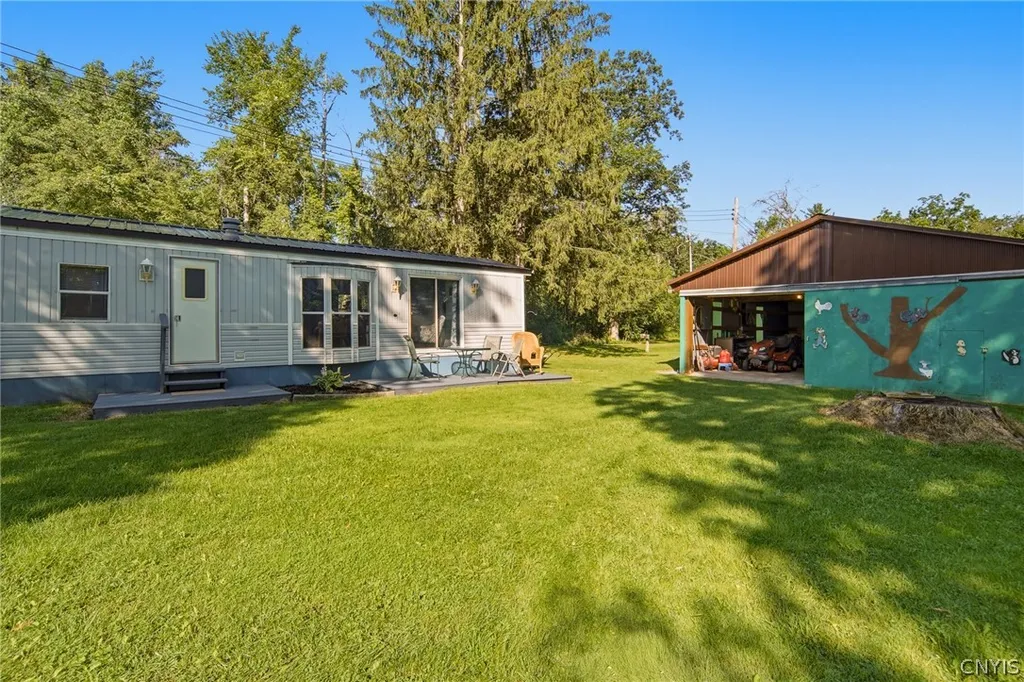 Property at 327 Somes Path, Elbridge, NY 13080