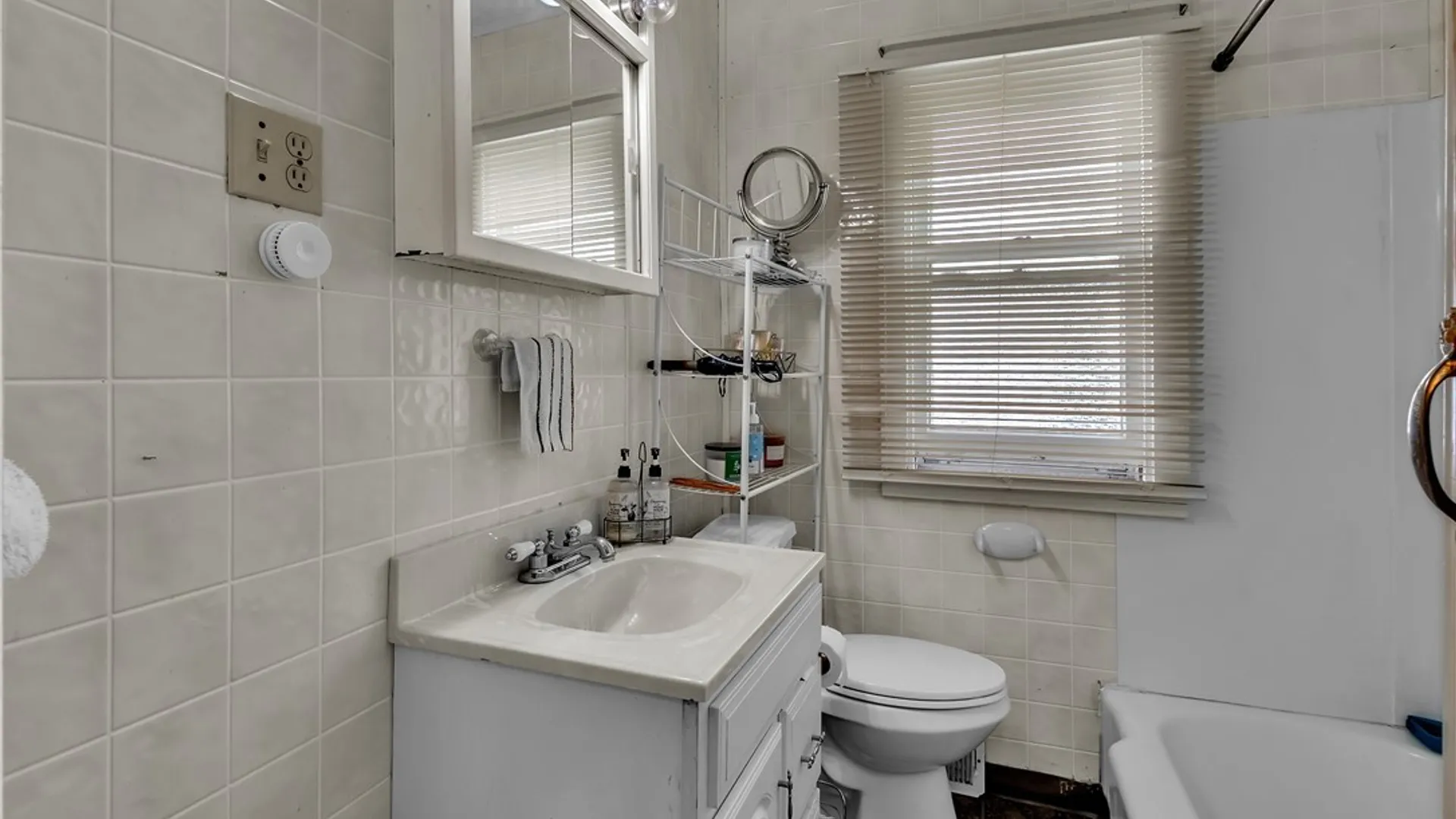 Property at 178 Hastings Avenue, Buffalo, NY 14215 12