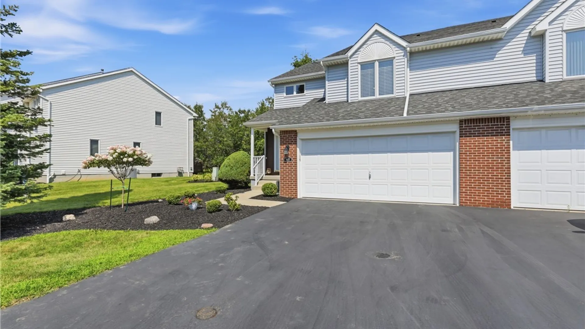 Property at 5477 Village Station Circle, Clarence, NY 14221 34