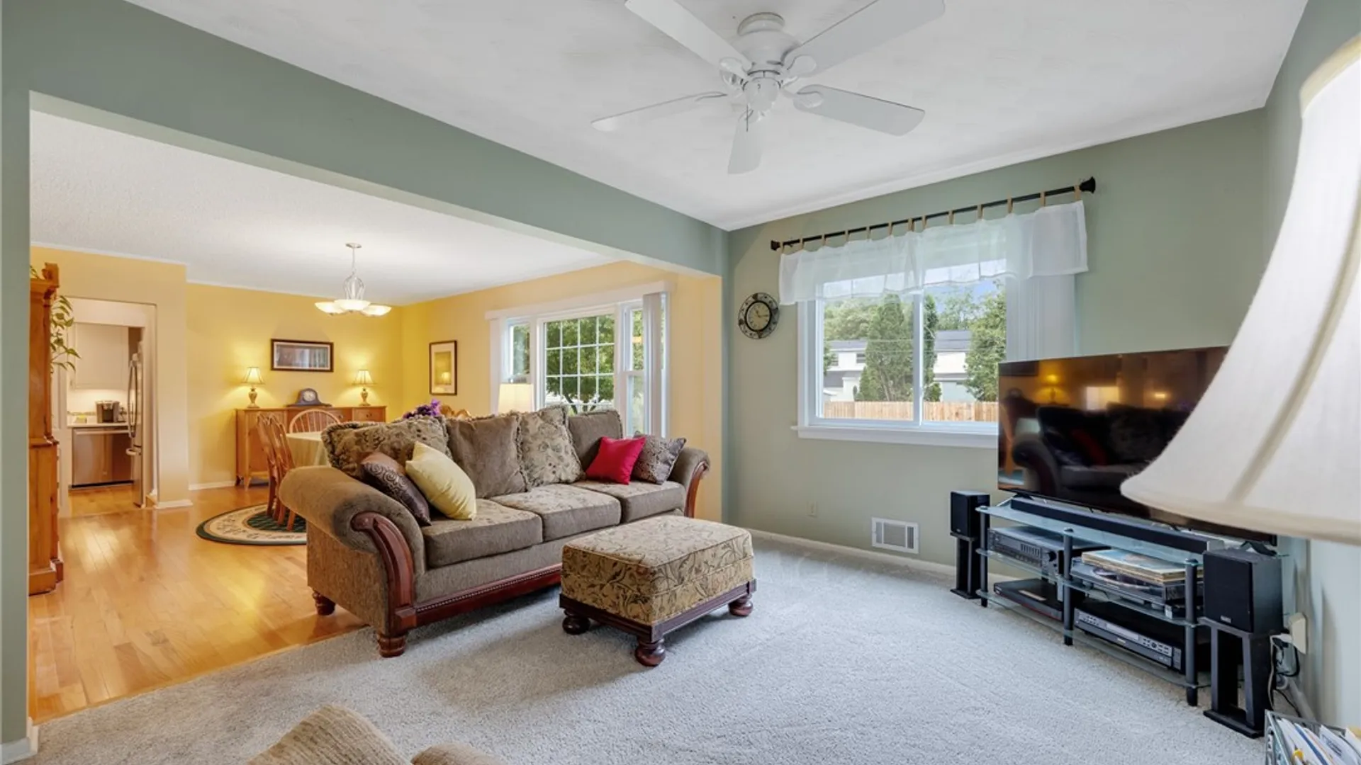 Property at 196 Orchard Park Boulevard, Irondequoit, NY 14609 15