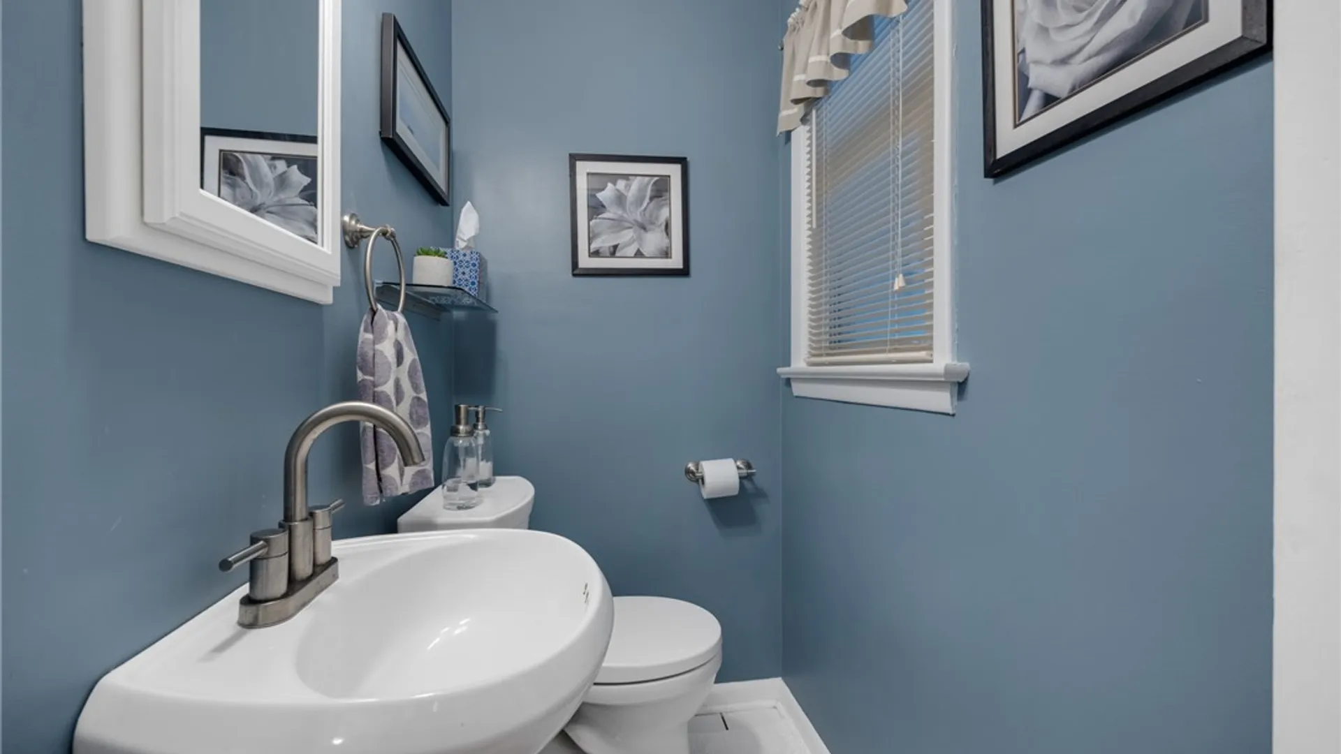 Property at 196 Orchard Park Boulevard, Irondequoit, NY 14609 8
