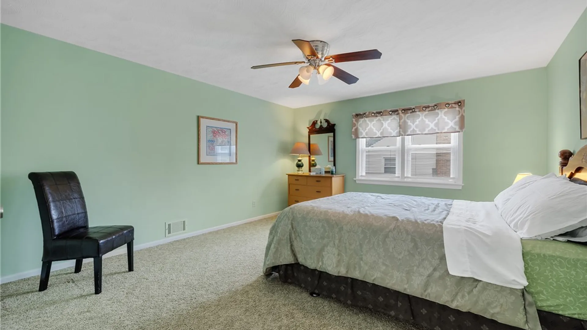 Property at 196 Orchard Park Boulevard, Irondequoit, NY 14609 39