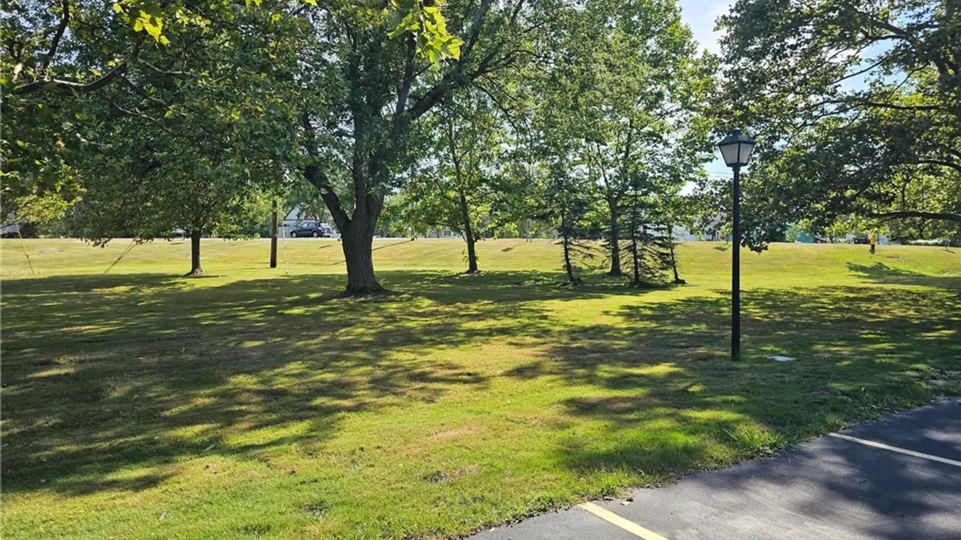 Property at 1041 Reserve Road, West Seneca, NY 14224 5
