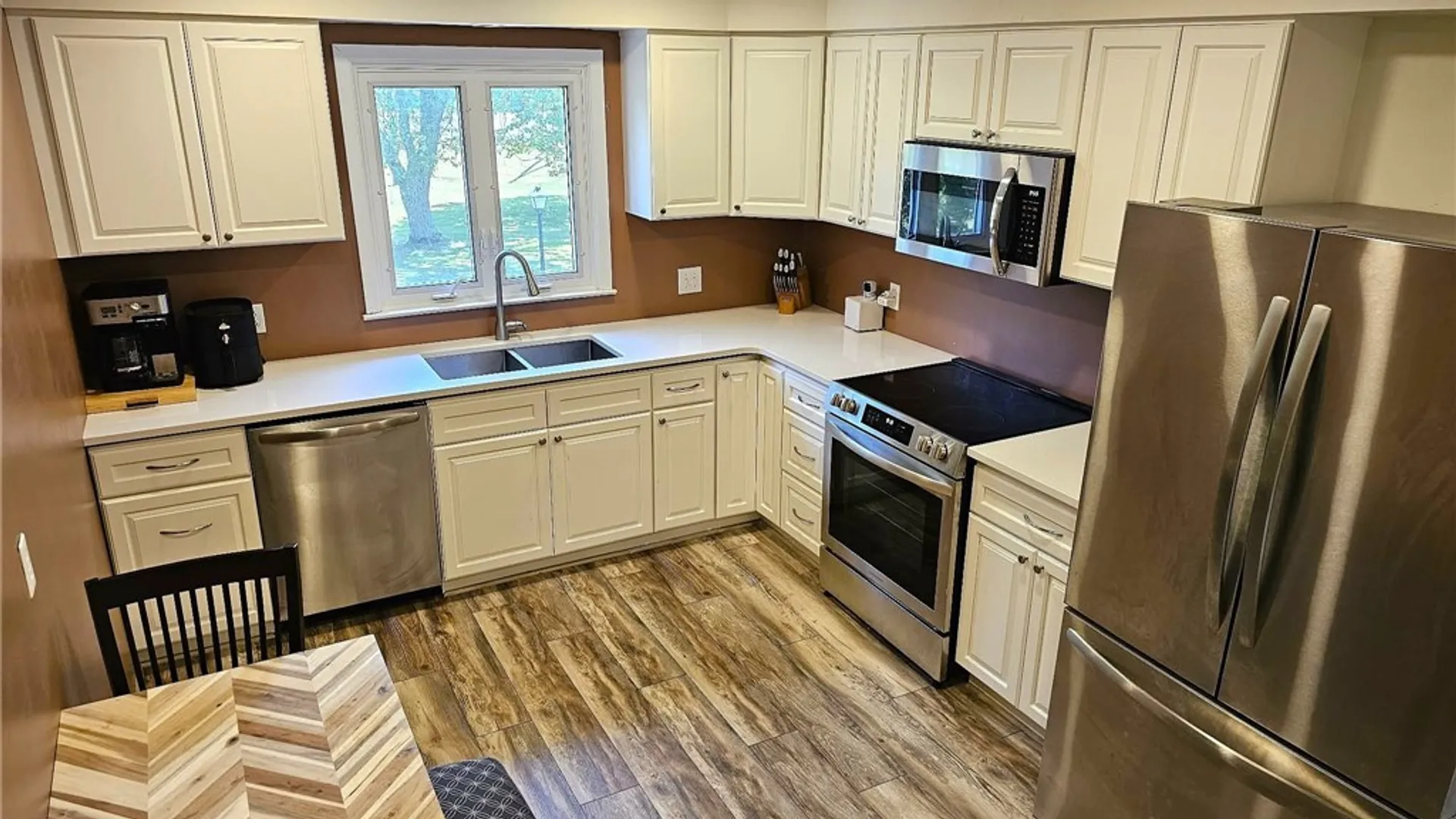 Property at 1041 Reserve Road, West Seneca, NY 14224 14