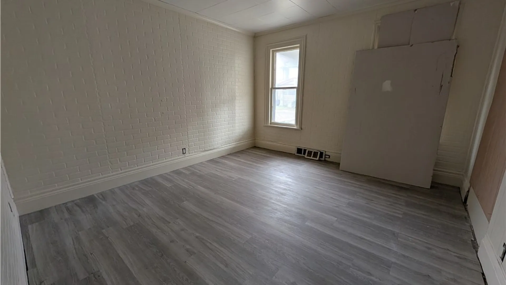 Property at 616 7th Ave (lower), Niagara Falls, NY 14301 9