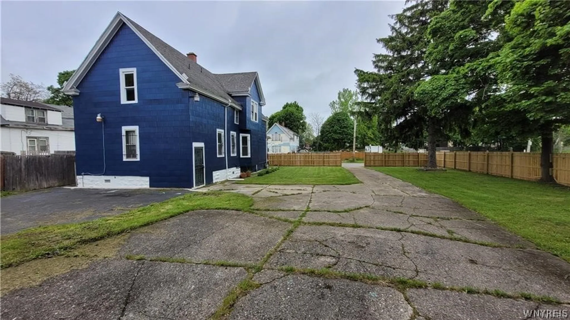 Property at 325 Box Avenue, Buffalo, NY 14211 3