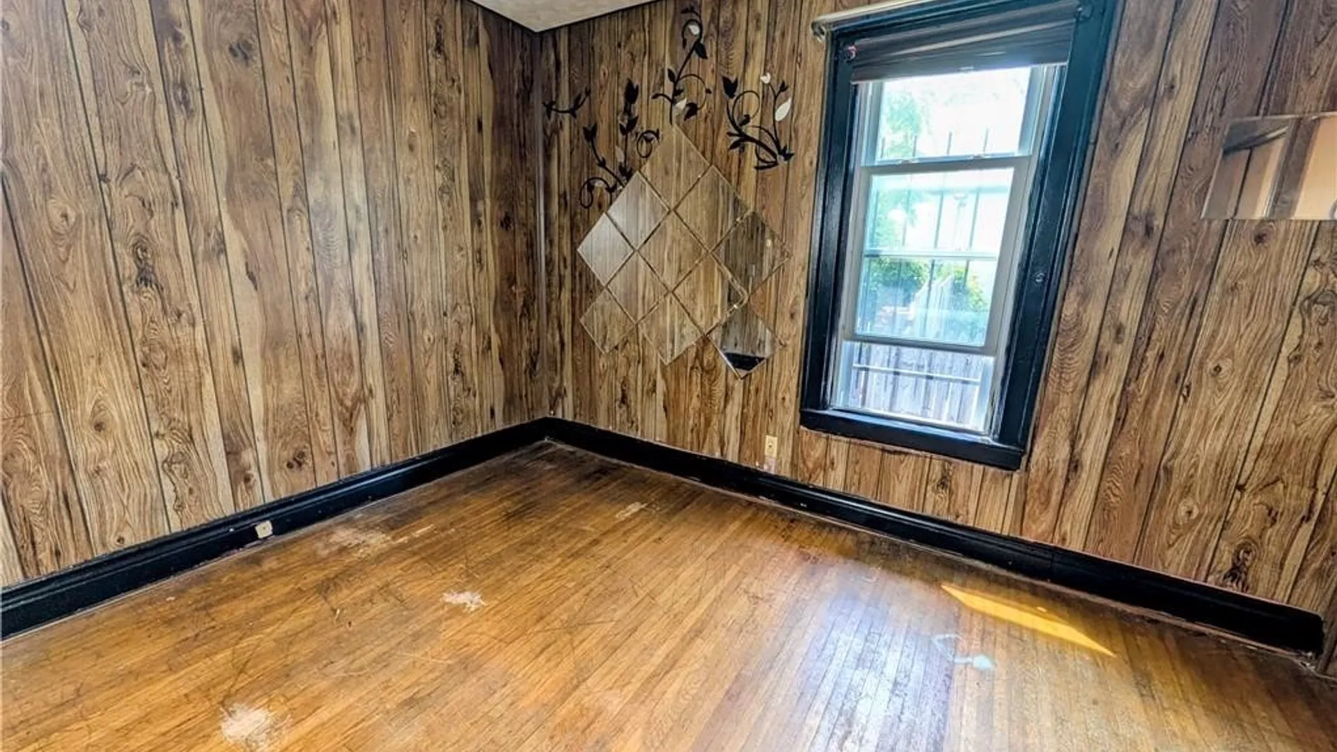 Property at 325 Box Avenue, Buffalo, NY 14211 15