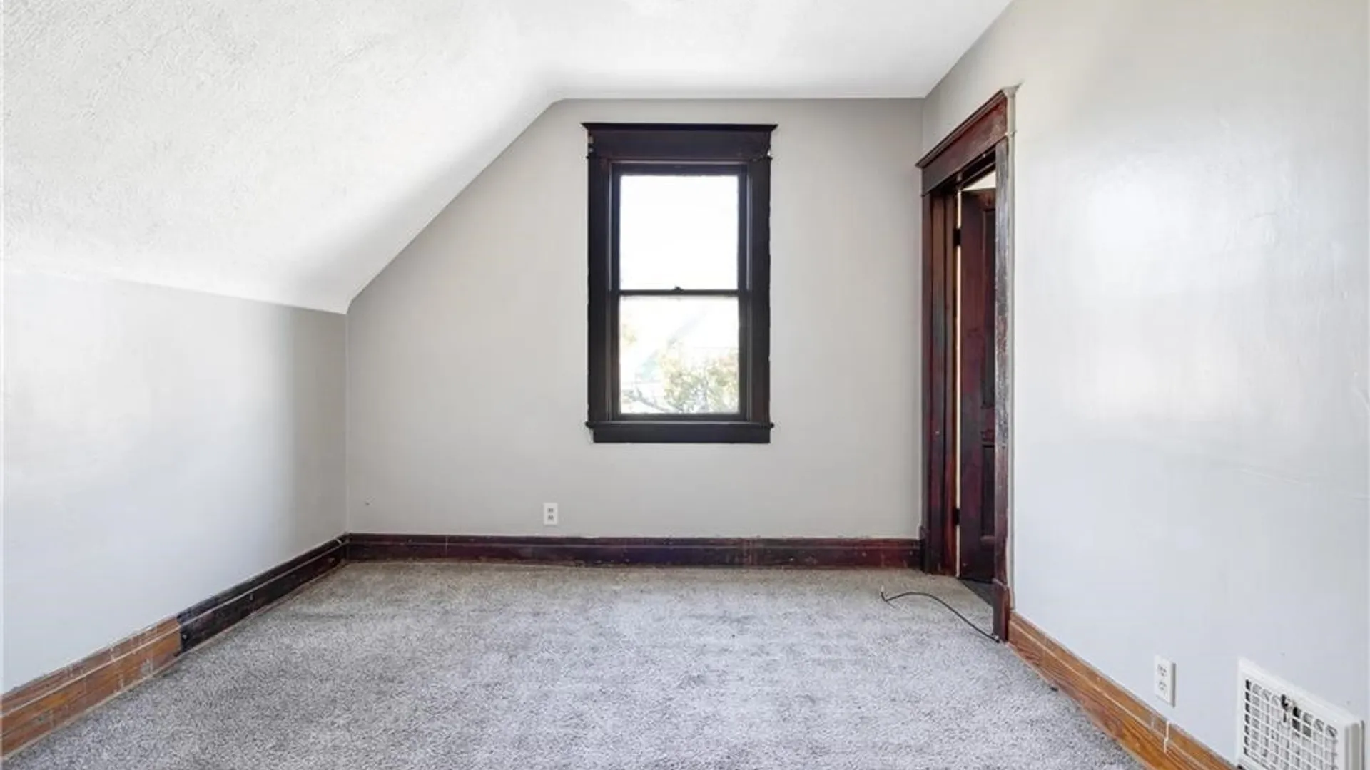 Property at 129 Roma Avenue, Buffalo, NY 14215 22